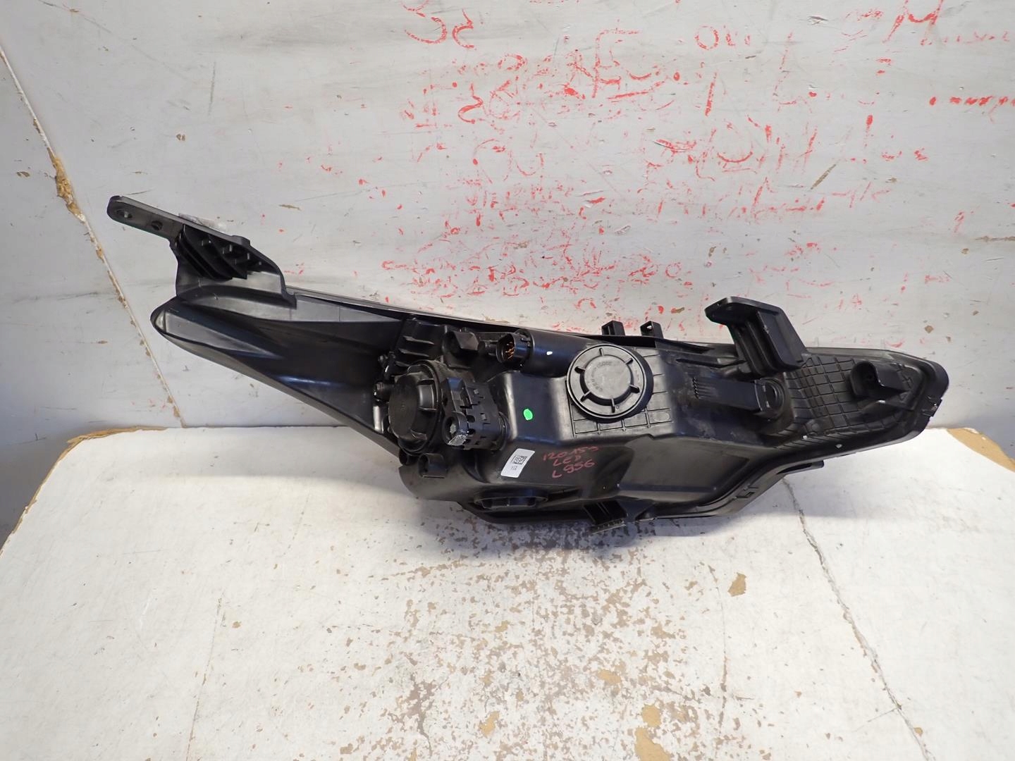 light front front left HYUNDAI I20 II 2015- LED 92101-C8200