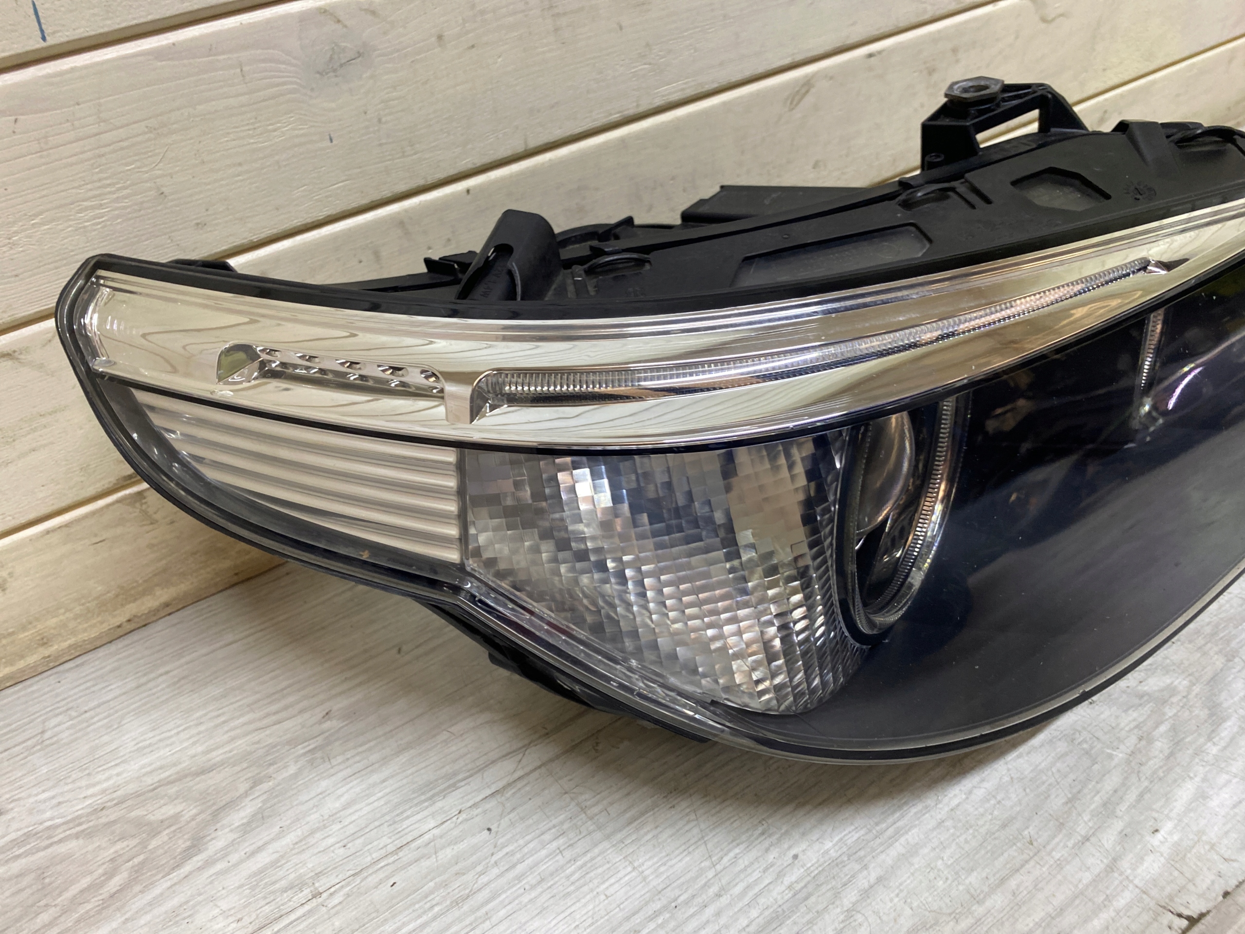 BMW E60 E61 REFLEKTOR XENON light right front NIESKRETNA EUROPA