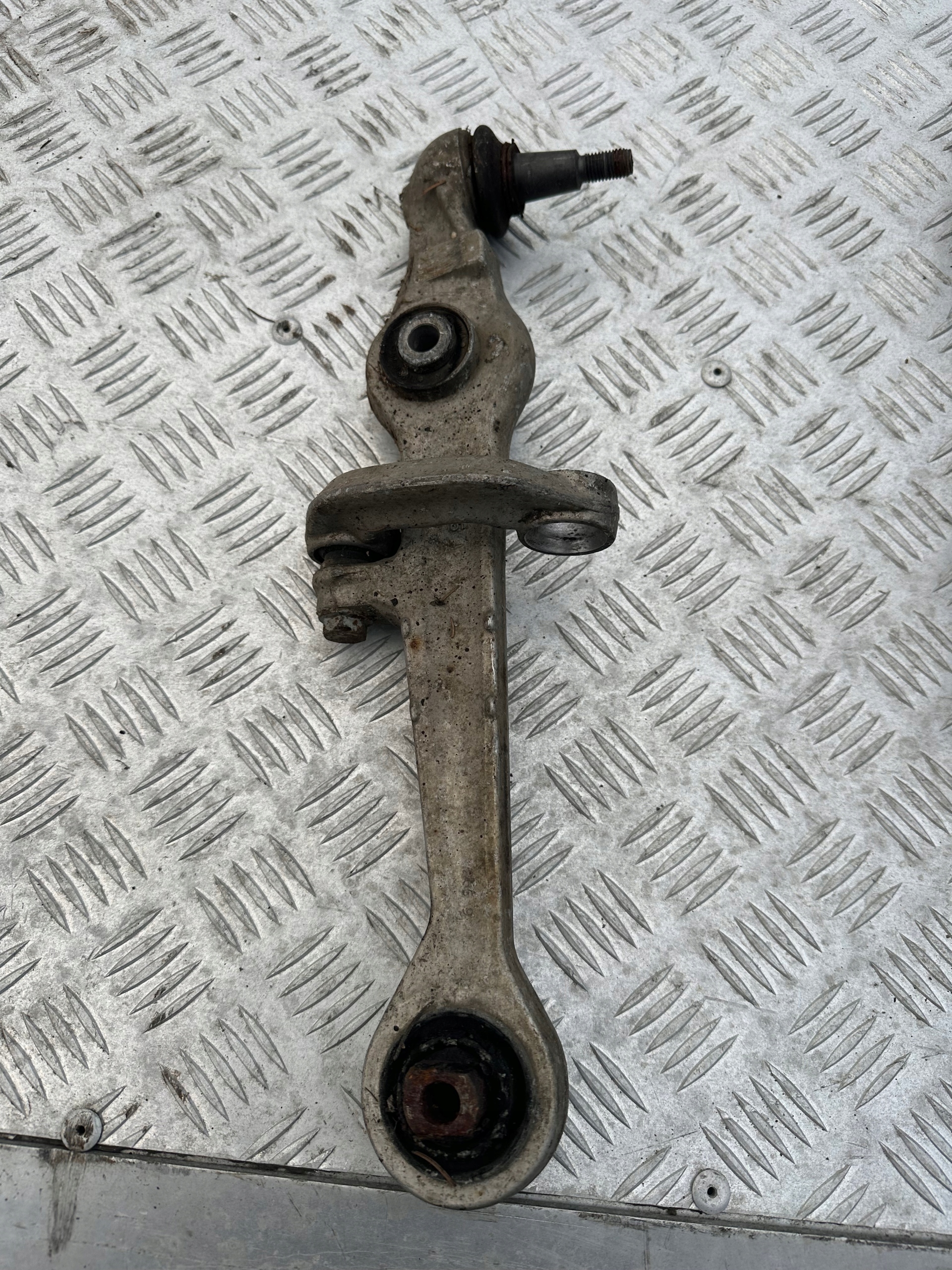 arm front lower AUDI A4 B5 PASSAT B5 4B3407155A
