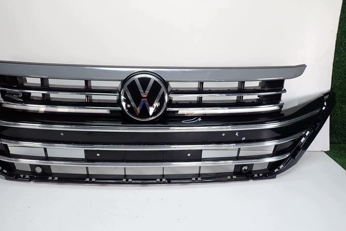 VW ARTEON R-LINE LIFT 20- Grille