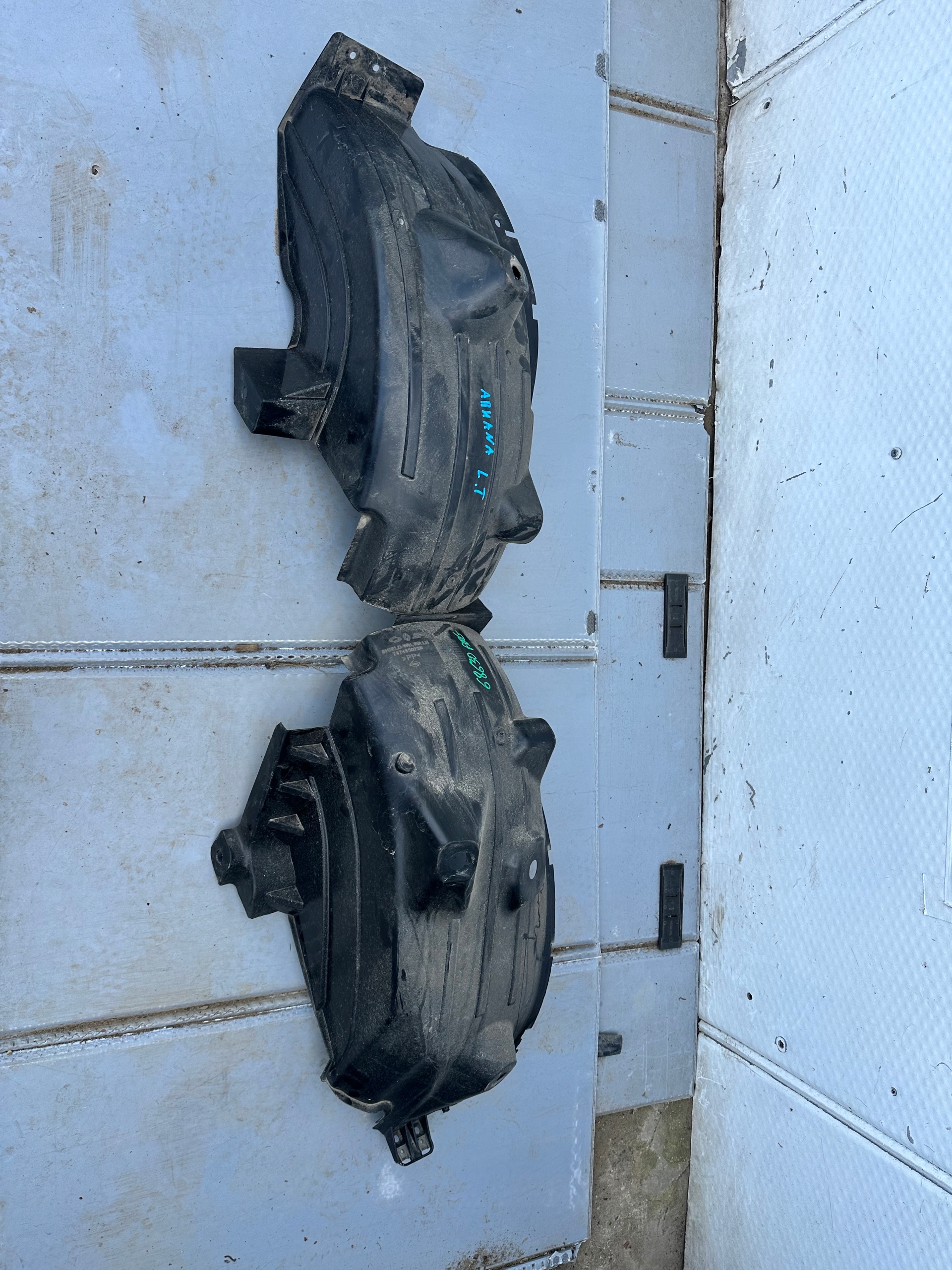 подкрылки левый зад renault ARKANA оригинал