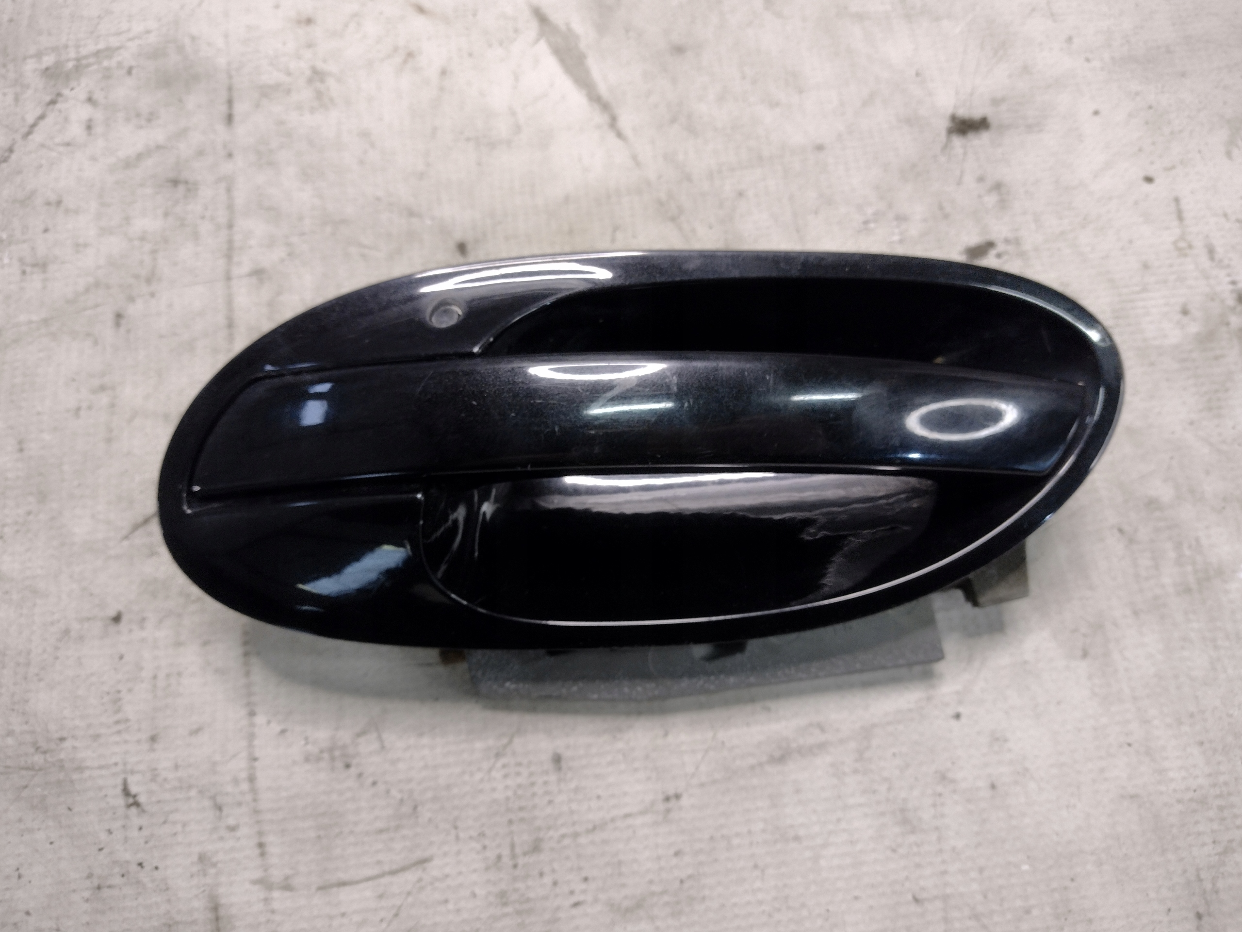 handle exterior door left rear part BMW 7 E65 k: Black Sapphire Metallic