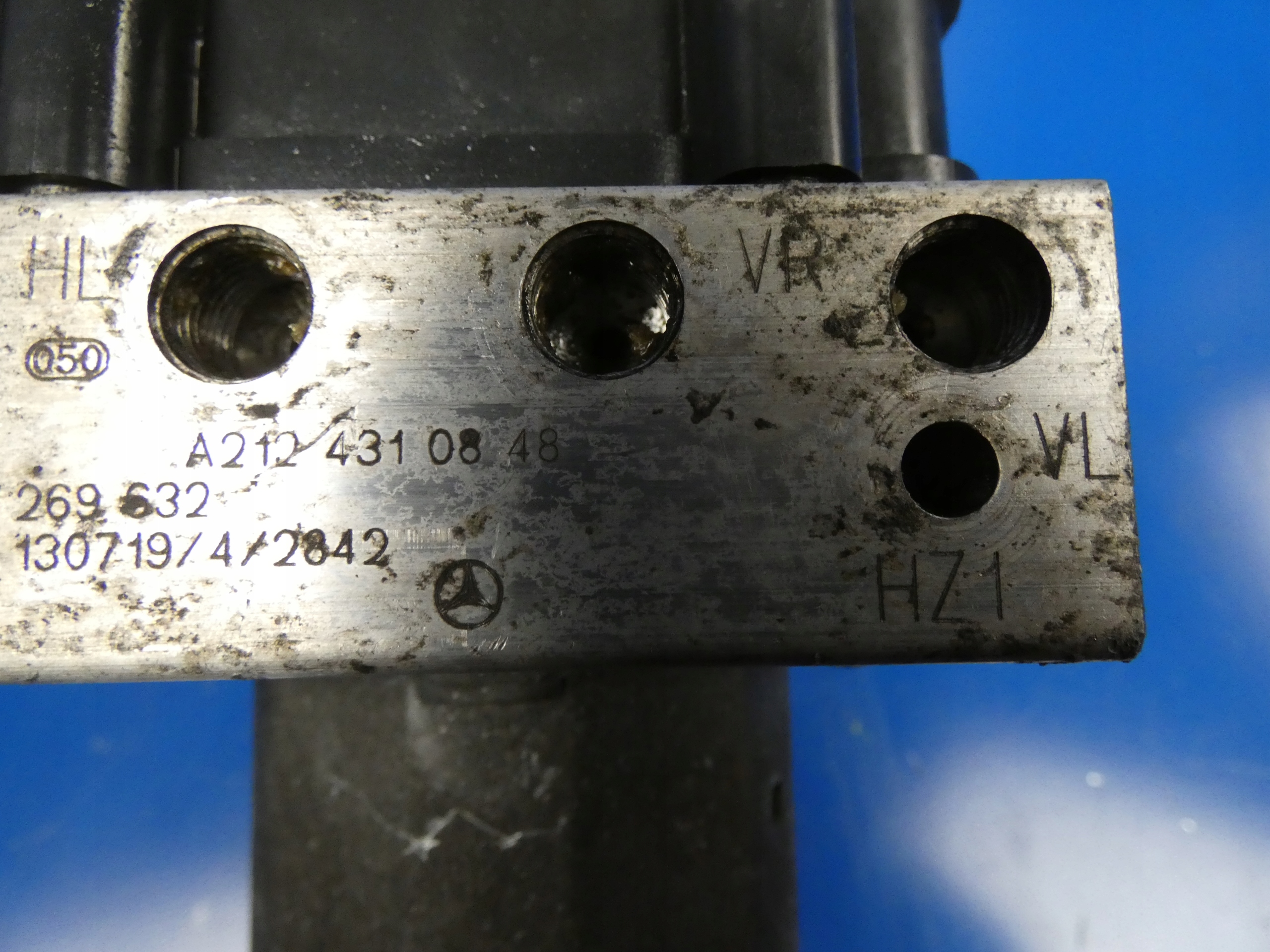 MERCEDES E KLASA W212 pump control unit ABS