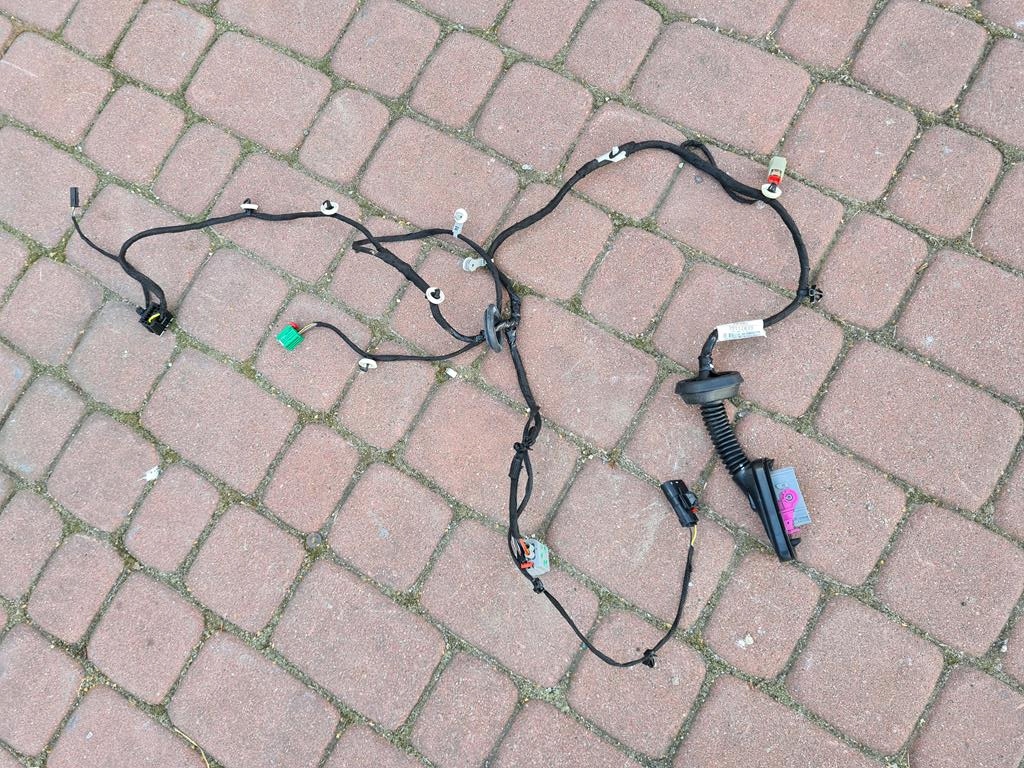 Установка задней двери Opel Insignia B 39112839