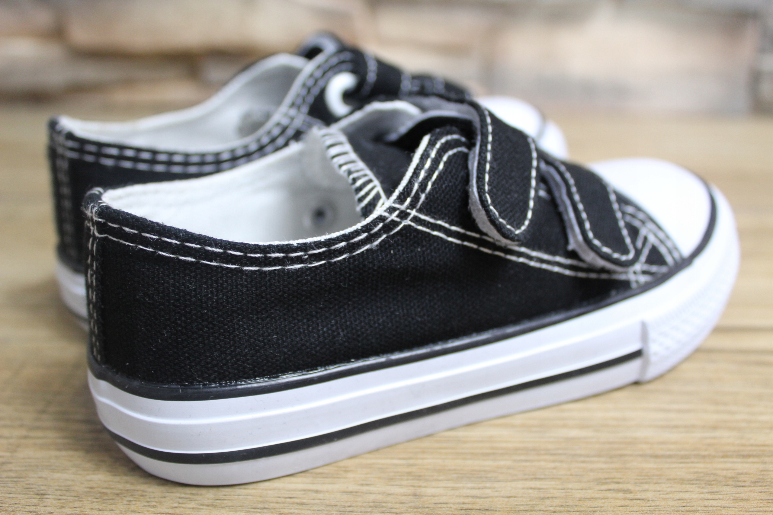 BUTY TRAMPKI SPORTOWE CZARNE ROZ.25 Bohater brak