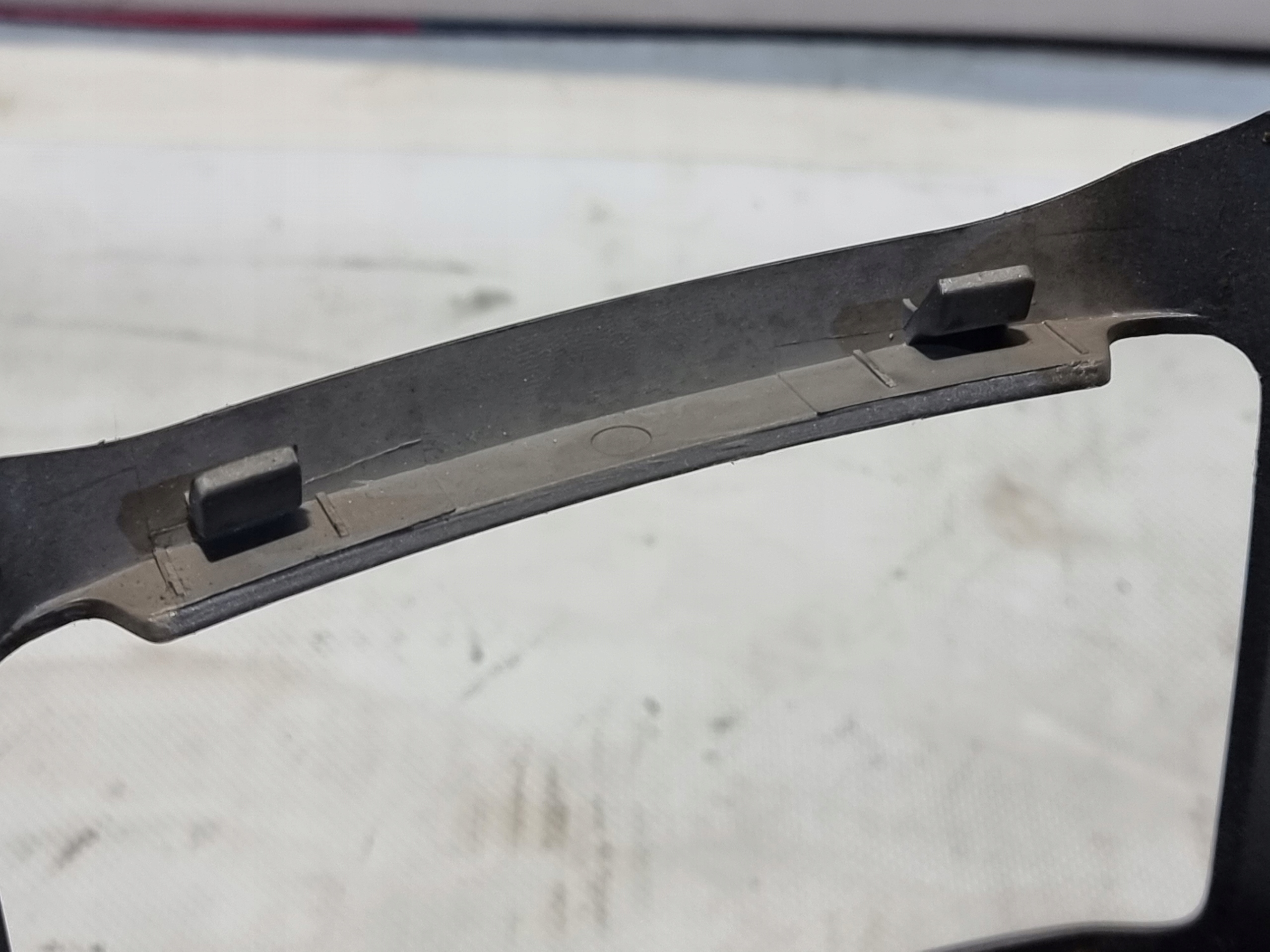 Держатель на капхолдер oe 1A823-006G 1A8C1-009G TOYOTA PRIUS II 08r