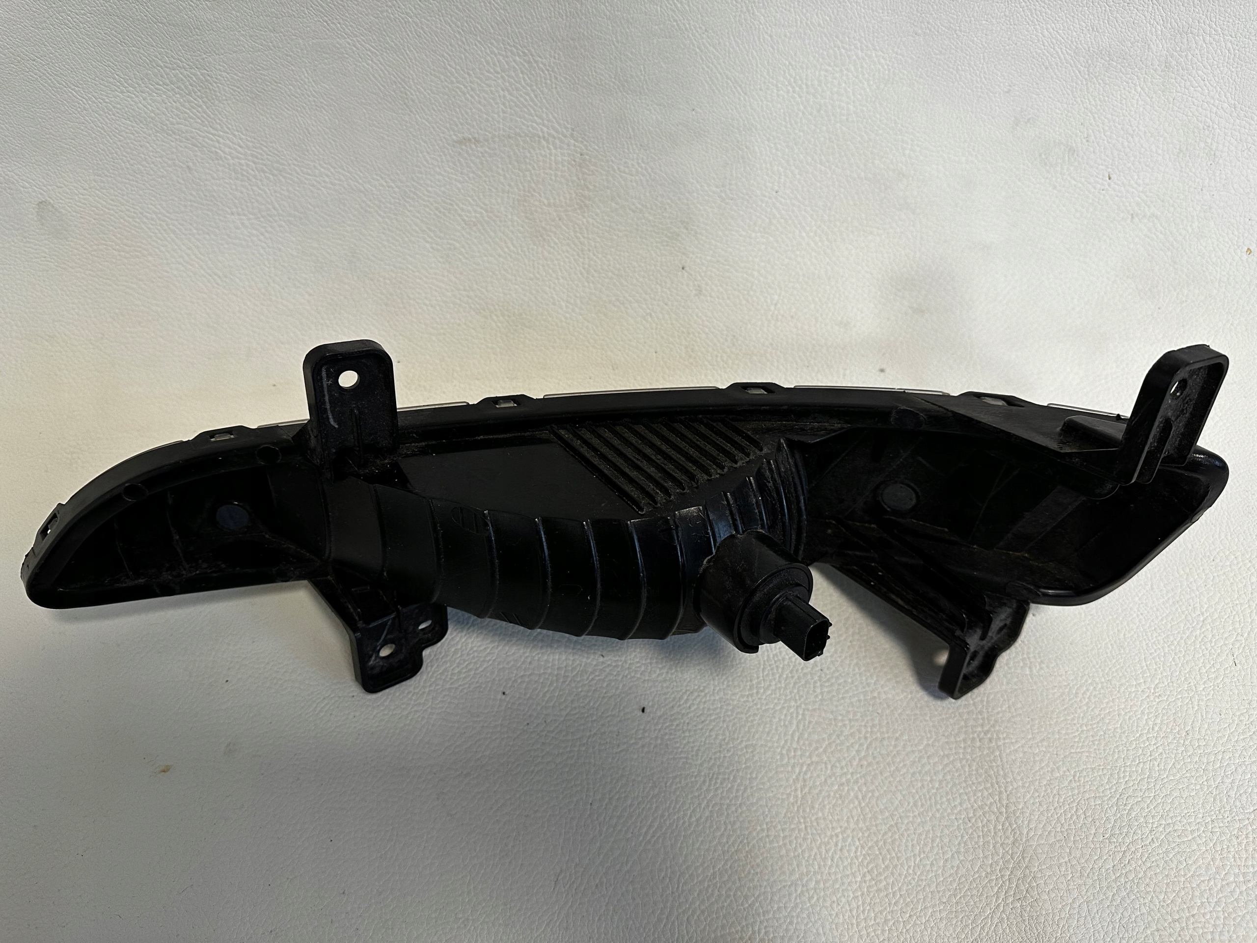 Chevrolet indicator right GM23305609