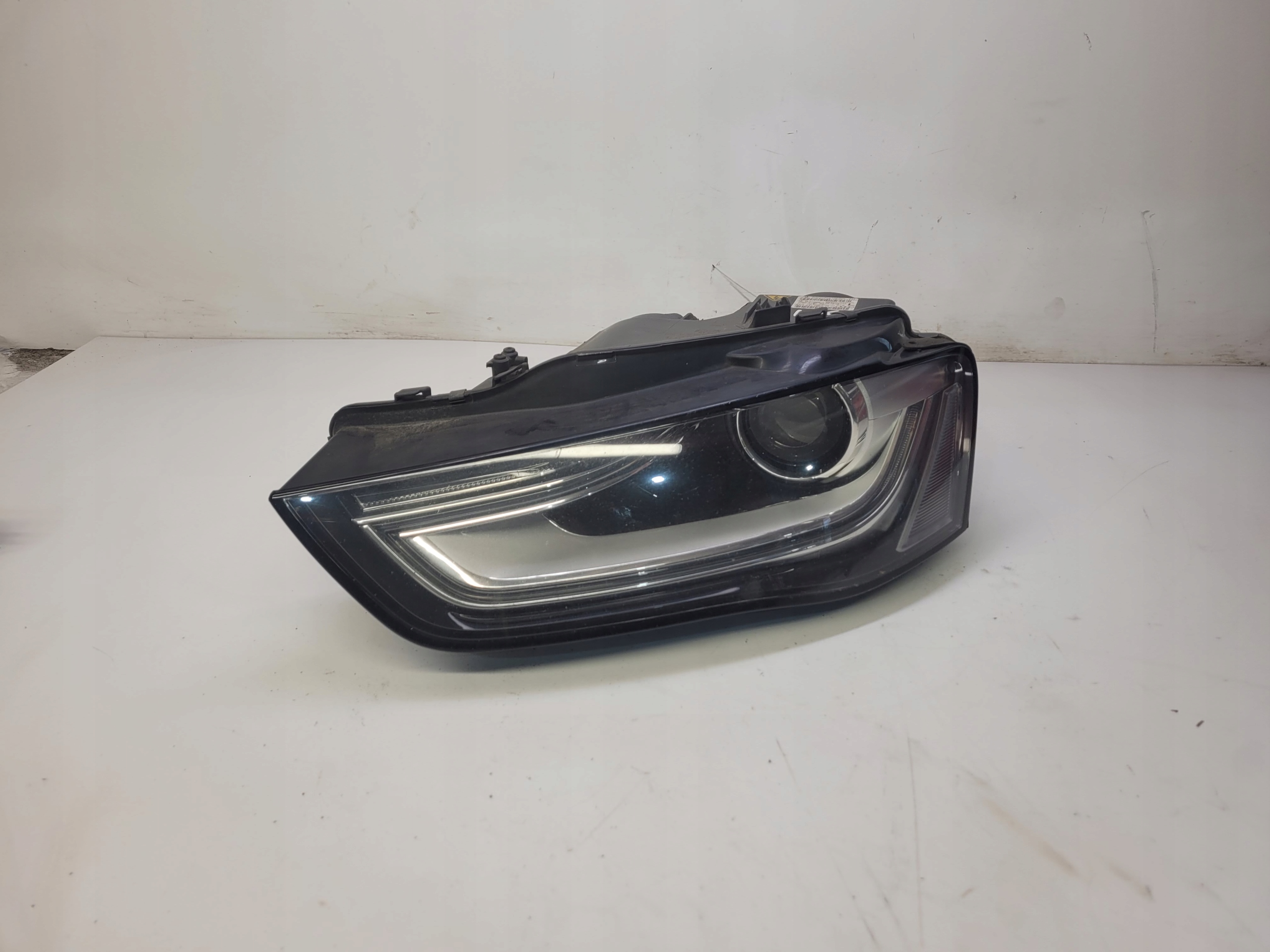 REFLEKTOR LEWY PRZÓD AUDI A4 B8 LIFT UK 8K0941005D