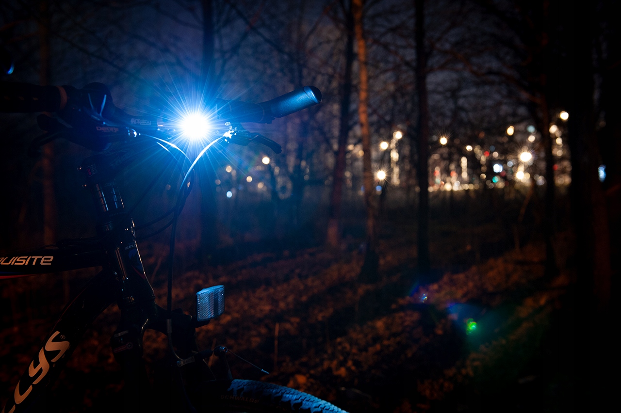 LAMPKA ROWEROWA PRZÓD LED OŚWIETLENIE CR2032 Źródło światła dioda LED