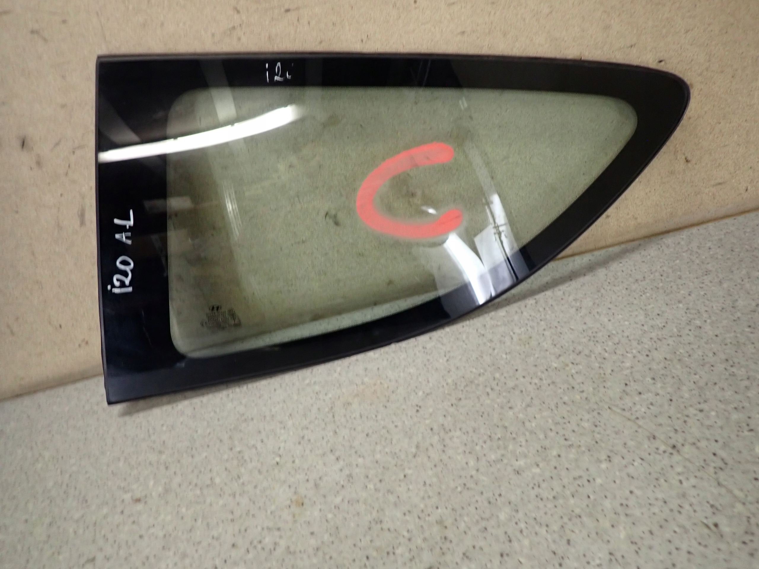 HYUNDAI i20 08-12 3 DRZWI SZYBA KAROSERYJNA LEWA Producent części Hyundai OE