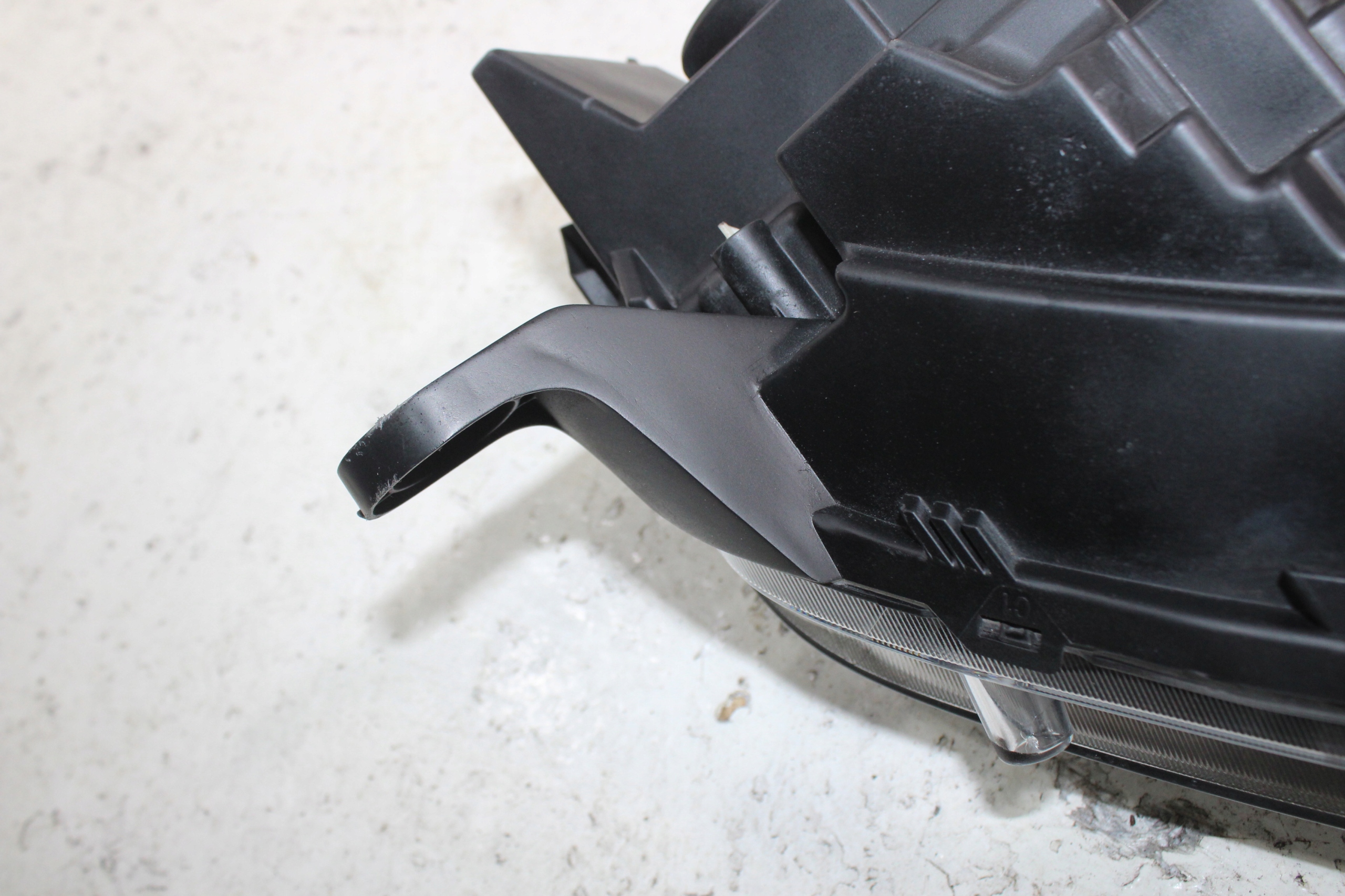 Dacia Sandero II lift light left front 260608143R