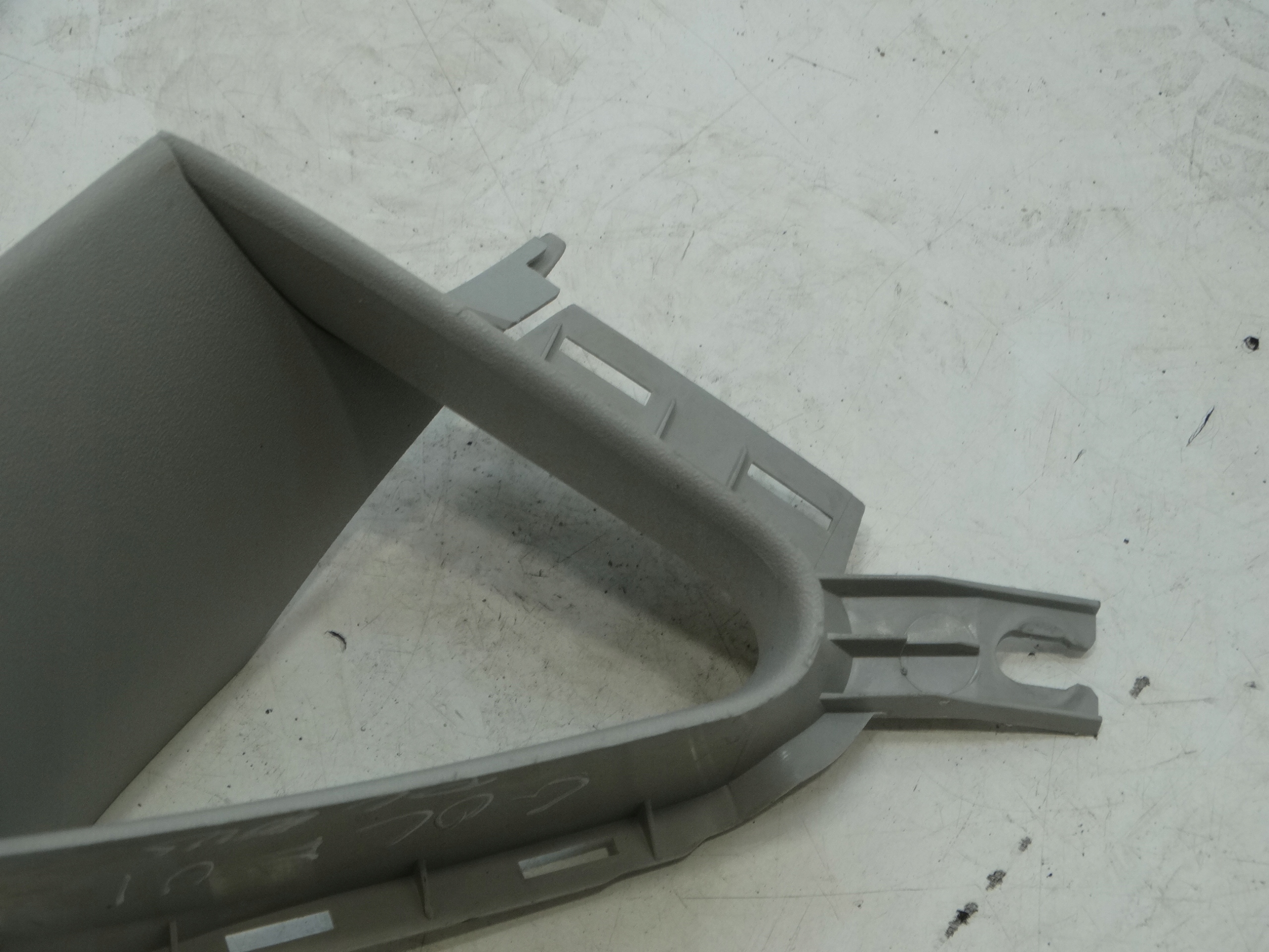 plastic cover SLUPKA right front VOLKSWAGEN GOLF VI plus 5M0858336B