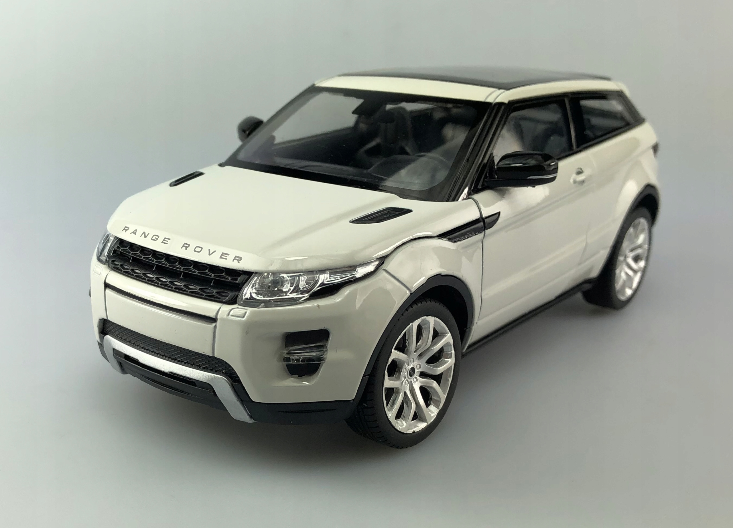 WELLY LAND ROVER RANGE ROVER EVOQUE 1:24 NOWY Marka Welly