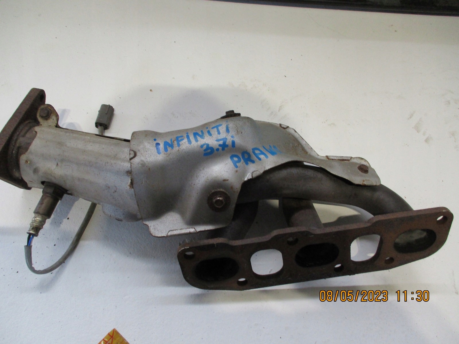 exhaust manifold INFINITI 3,7i right