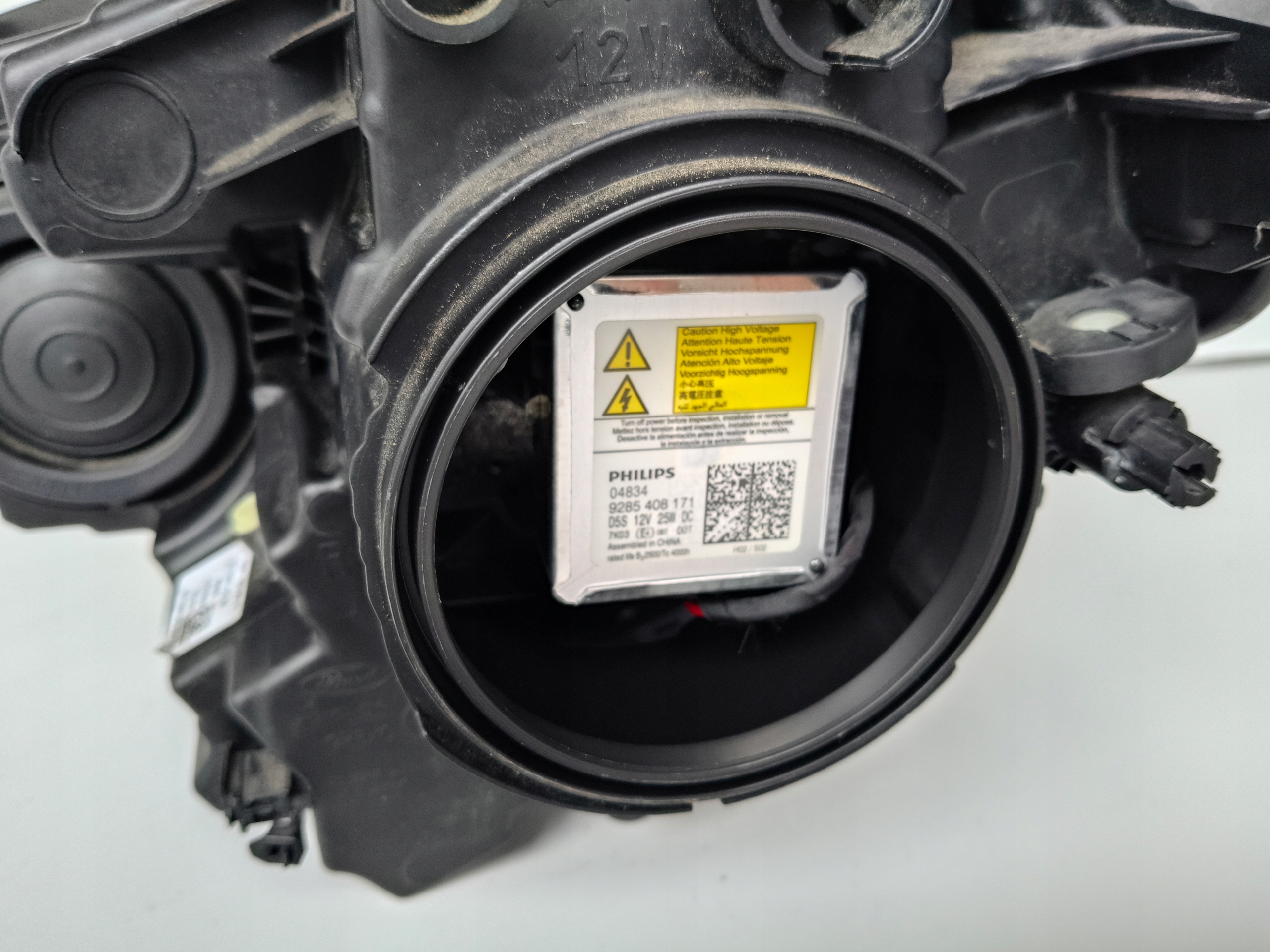 light right REFLEKTOR FORD ECOSPORT 17- LIFT ST CIEMNA XENON