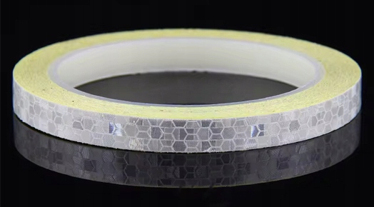 TAŚMA ODBLASKOWA SAMOPRZYLEPNA OSTRZEGAWCZA NA ROWER HULAJNOGĘ BIAŁA 8M Model taśma odblaskowa biała 8m