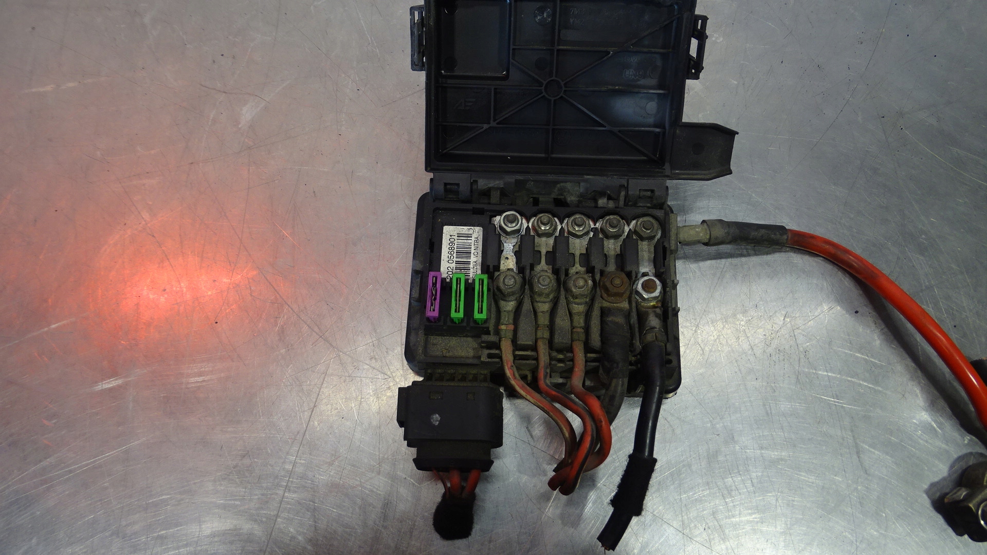 SKRZYNKA BEZPIECZNIKÓW AKUMULATORA VOLKSWAGEN SHARAN 1.9 Producent części Inny