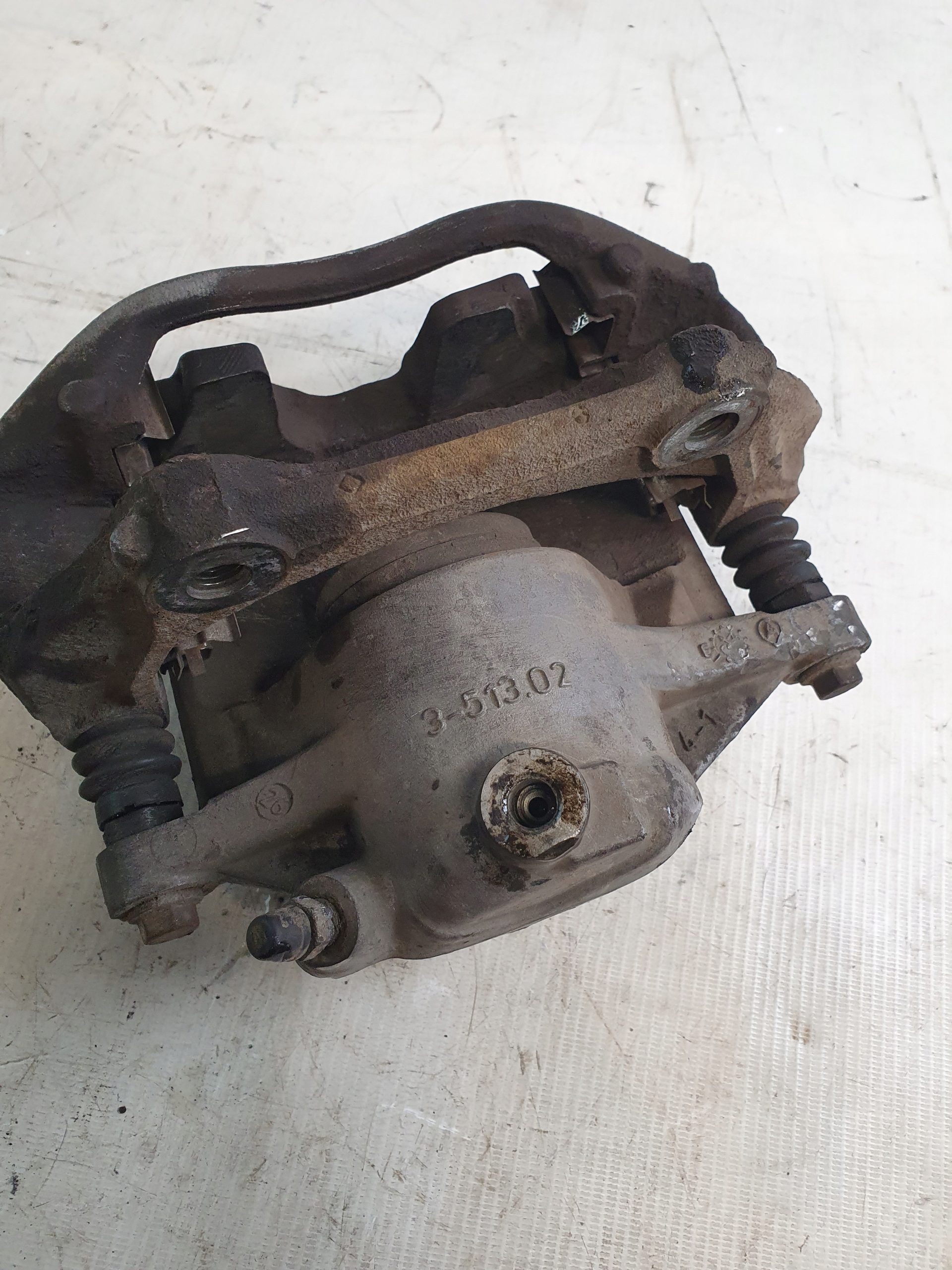 caliper brake left front MERCEDES W211 2.7CDI 03r.