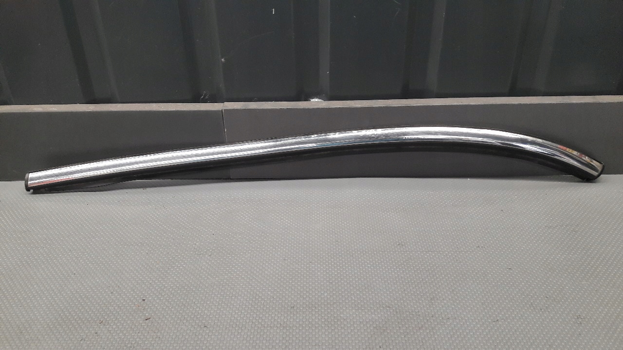 98037-80 панель правого стекла хром Countryman R60