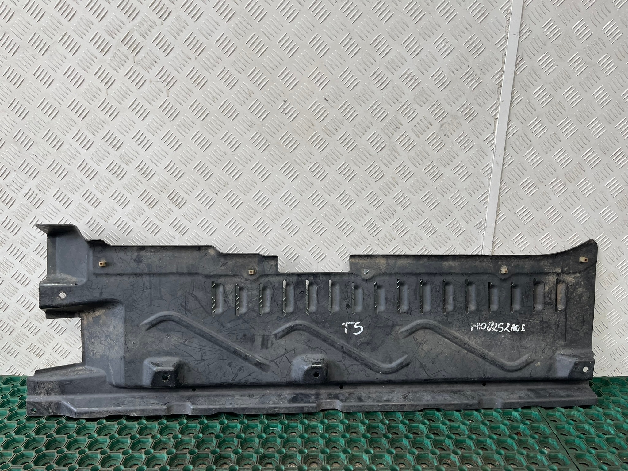 VW T5 03-09 Blende Abdeckung Unterfahrschutz rechts abdeckung 7H0825210E OE