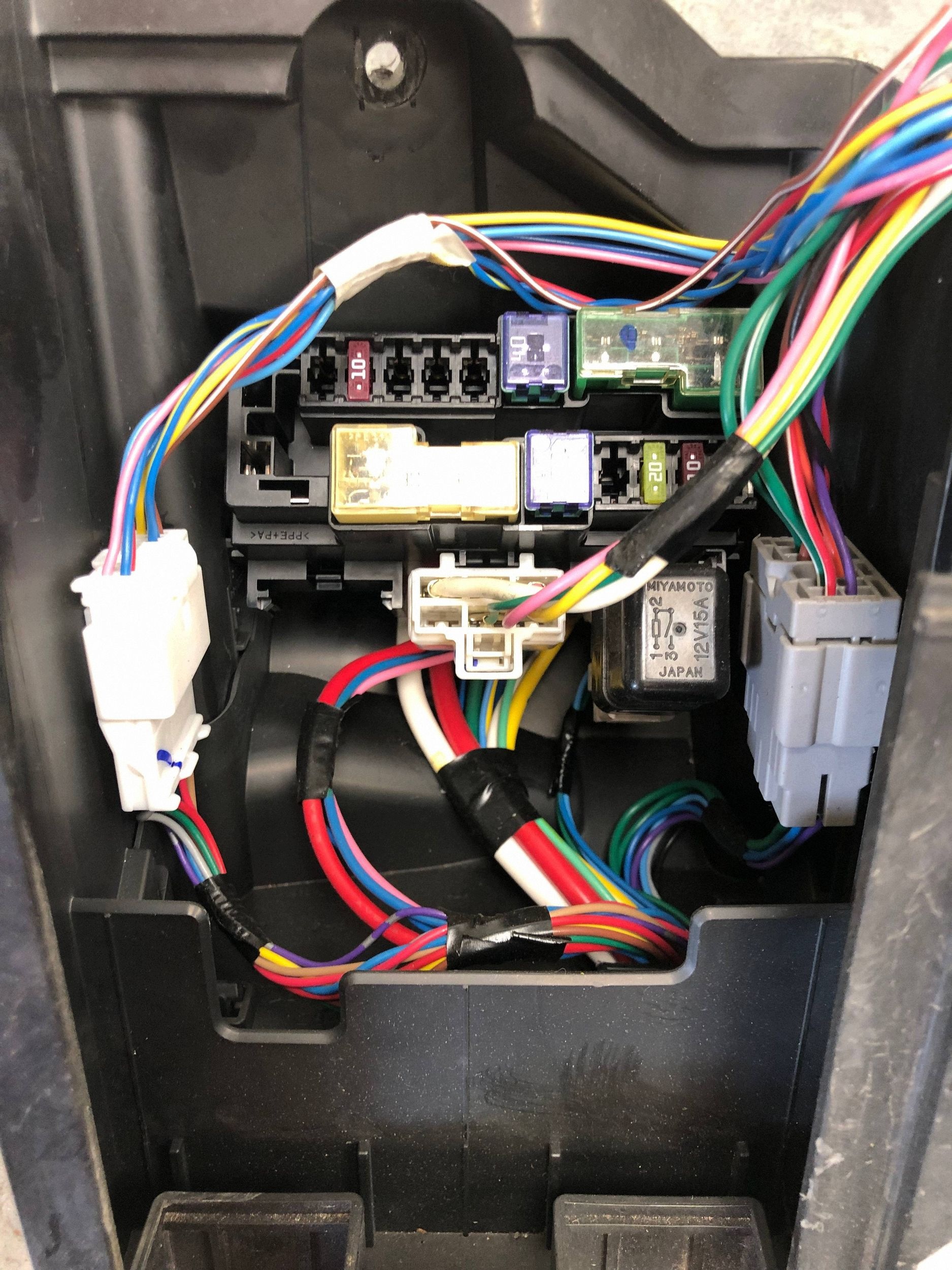 fuse box NISSAN VERSA sedan