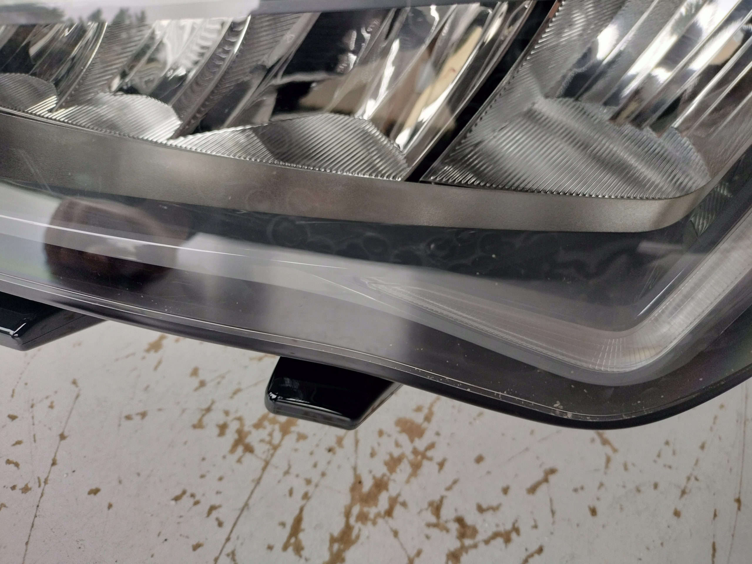 light left REFLEKTOR SEAT CUPRA BORN 10E 21- FULL LED
