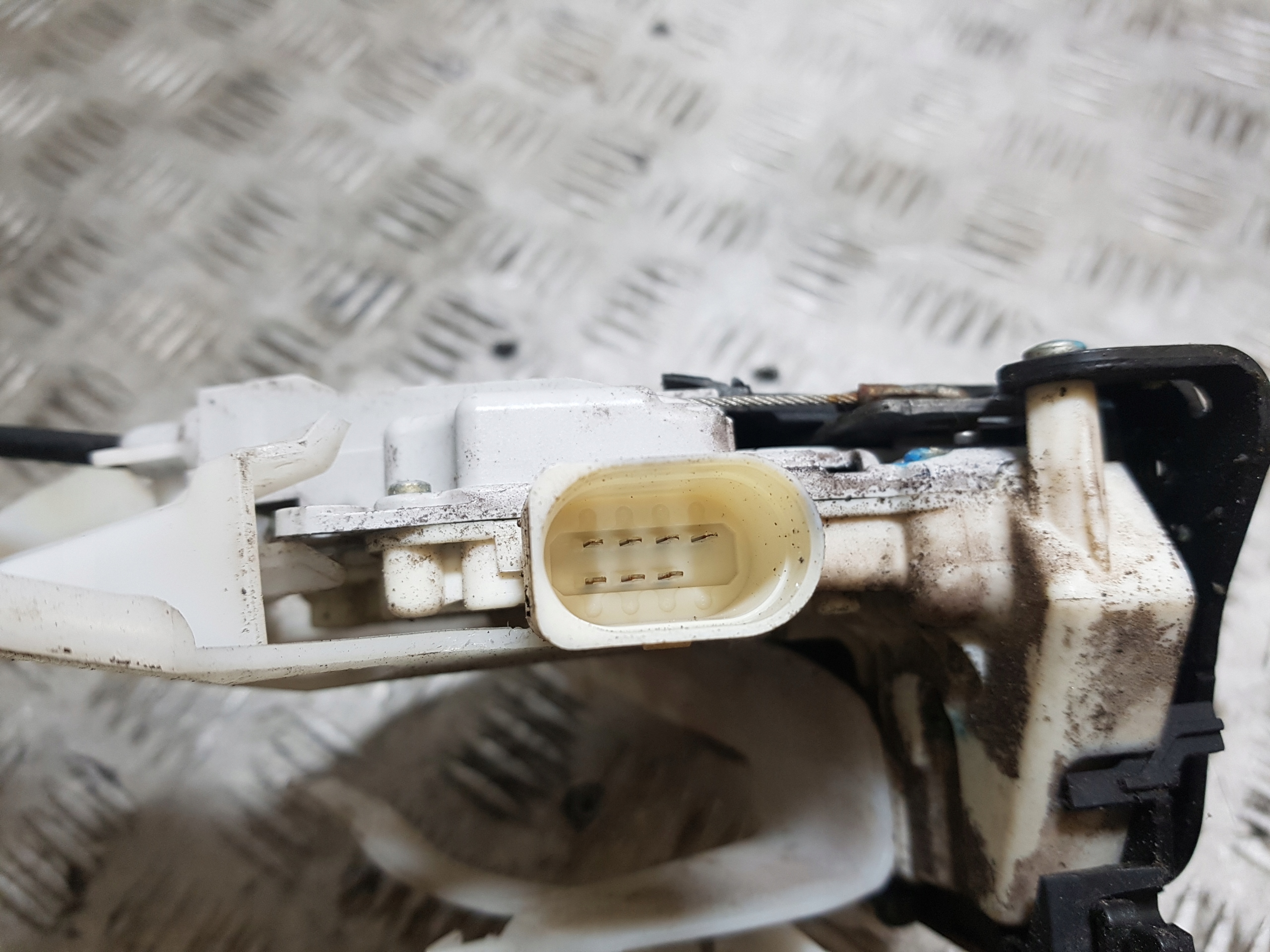 lock door right rear part rear VOLKSWAGEN PASSAT B6 7 PIN