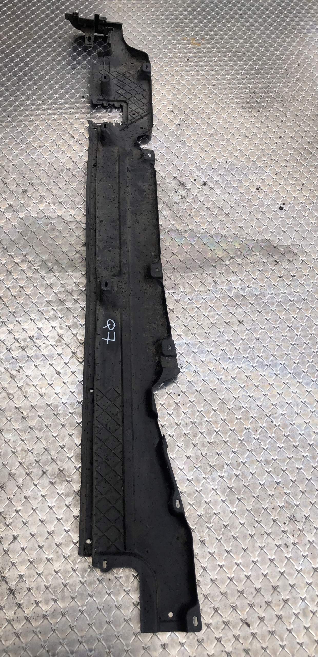 cover chassis right AUDI Q7 7L8825212D