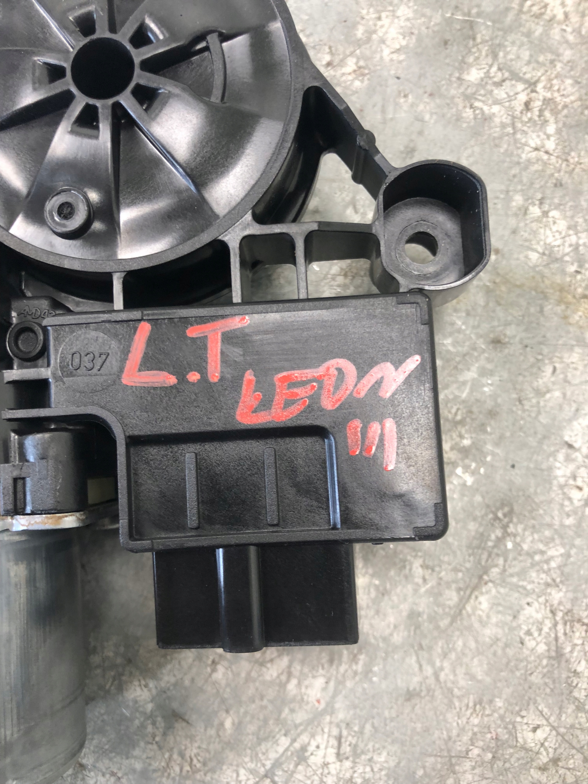mini motor windows left rear part SEAT LEON III 5Q0959811A