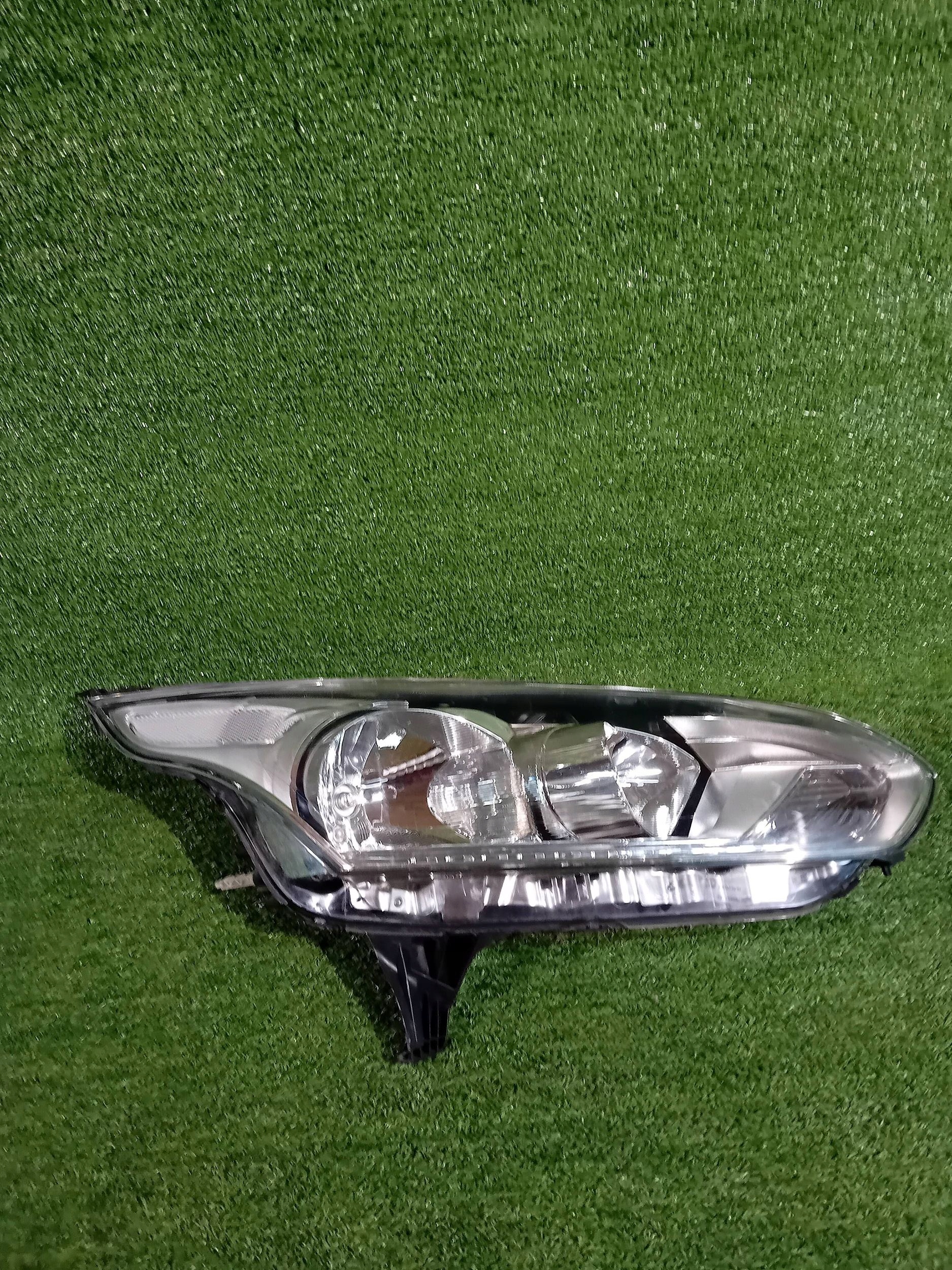 REFLEKTOR pravý předek FORD TRANSIT CONNECT MK2 NR.929