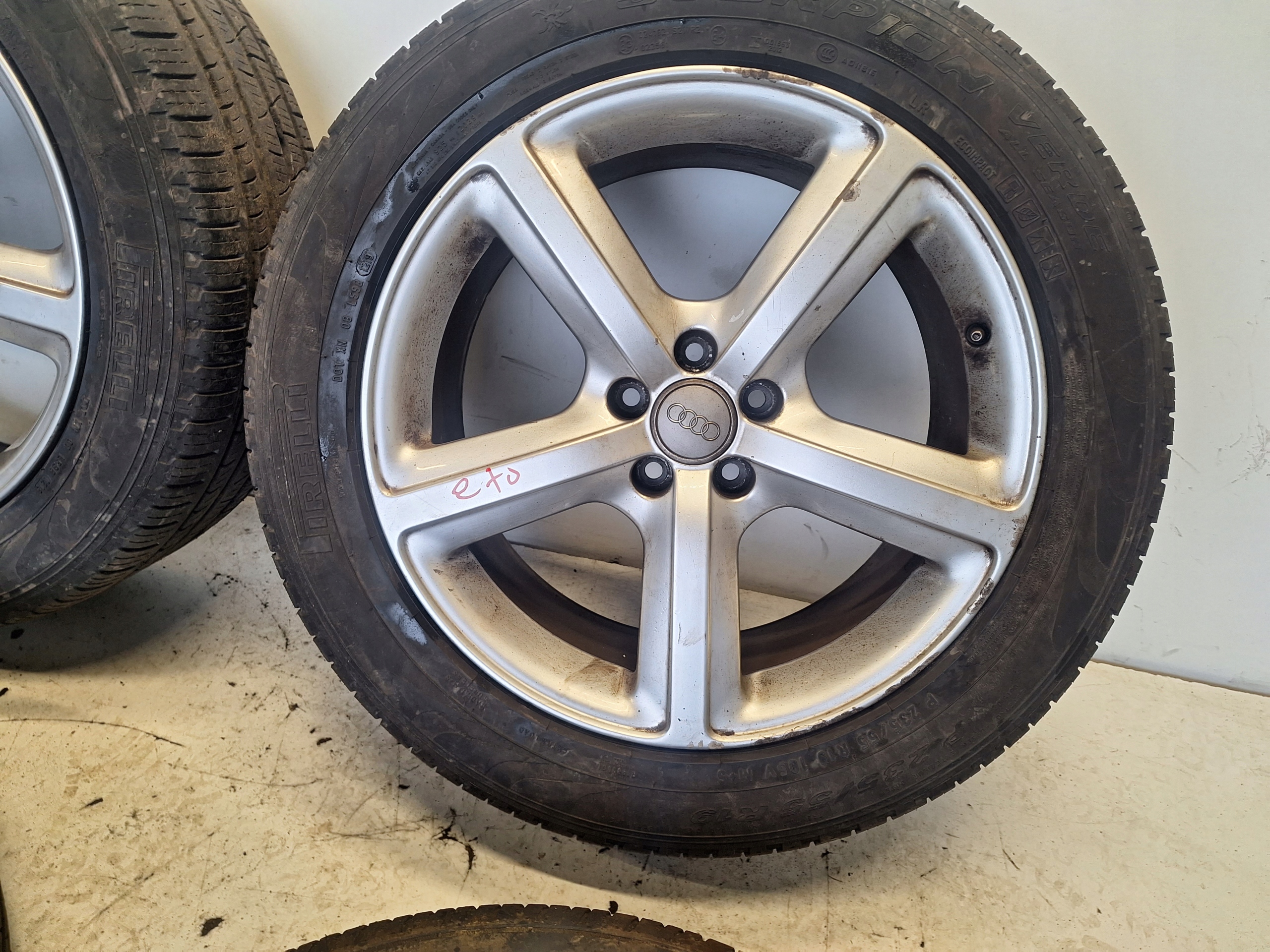 AUDI Q5 8R 08-12 discs + tyres 235/55 R19