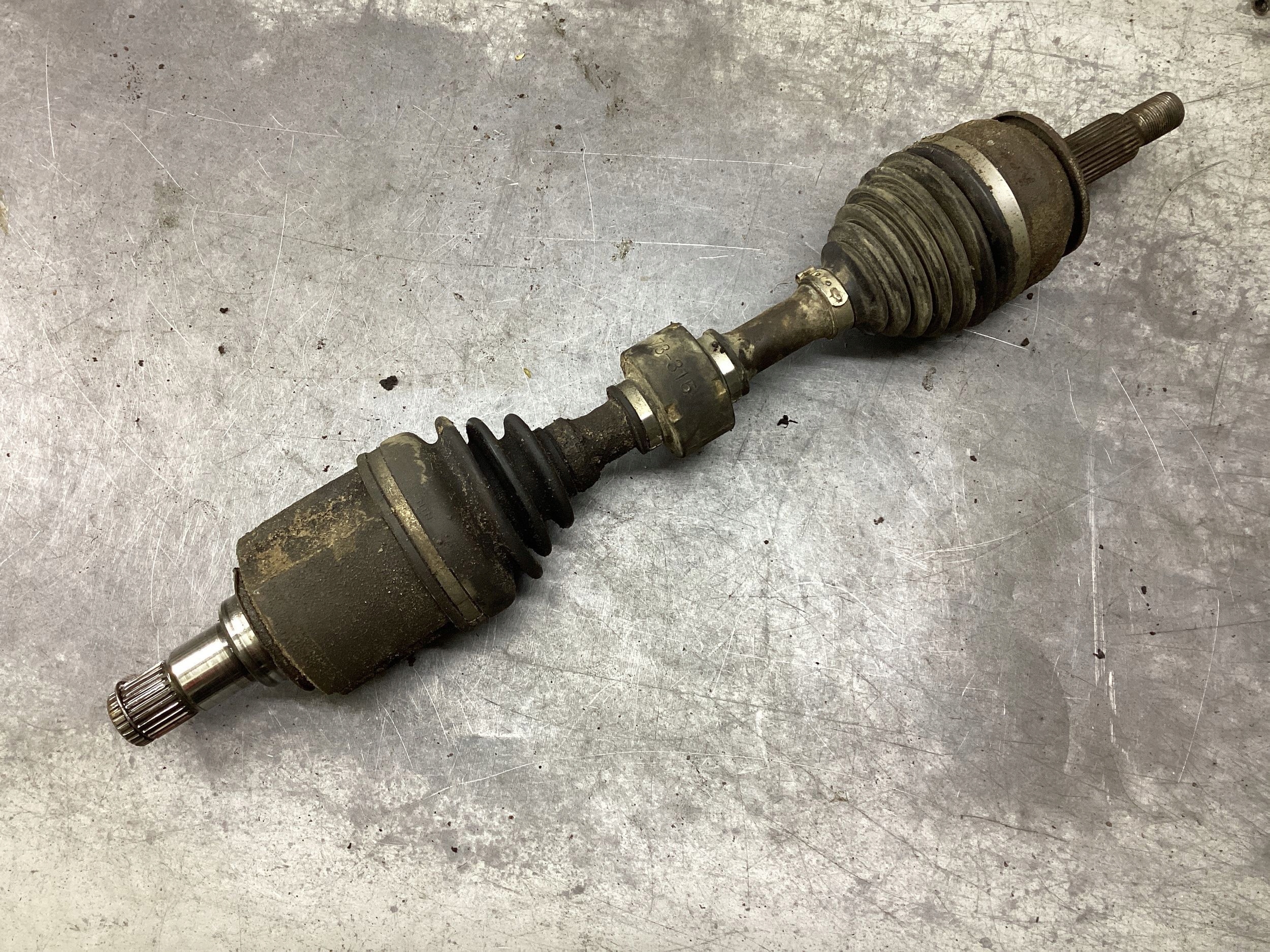 полуось передняя mitsubishi GRANDIS 73315