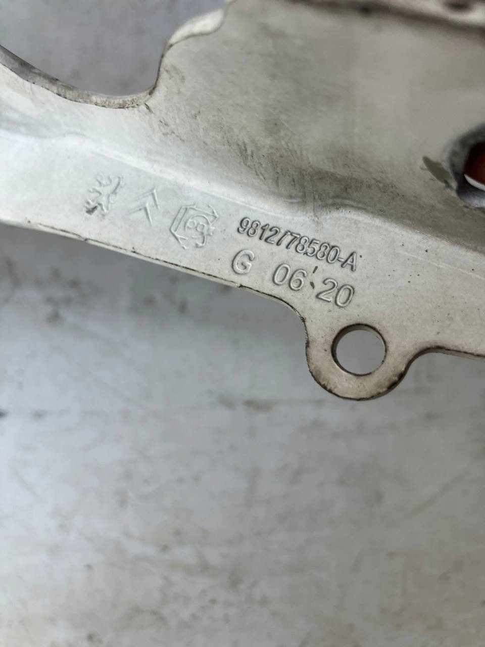 hinge bonnets left CITROEN C3 III EWP EWPB 9812778580