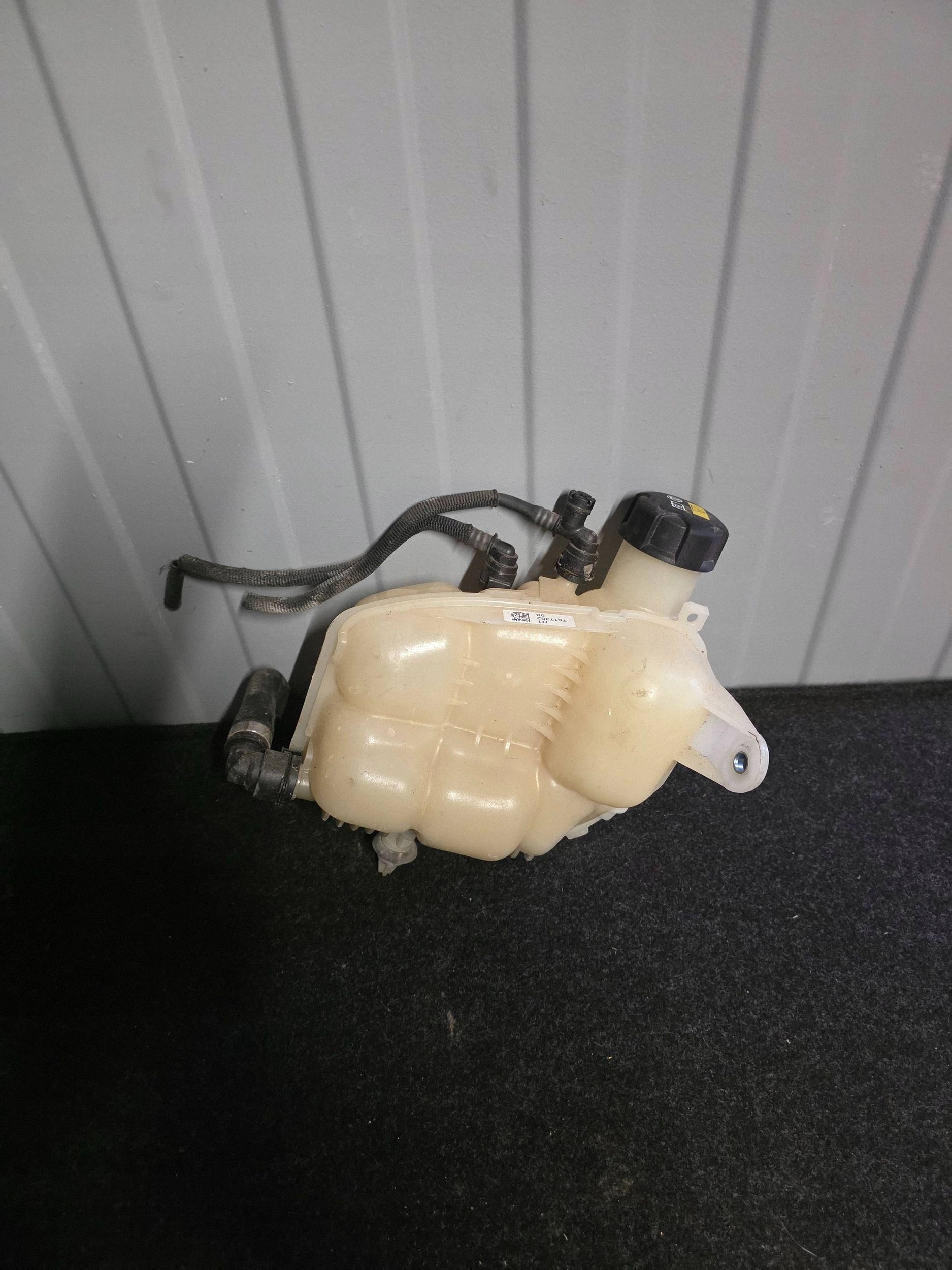 BMW 1 F40 ekspanziona posuda 8687503