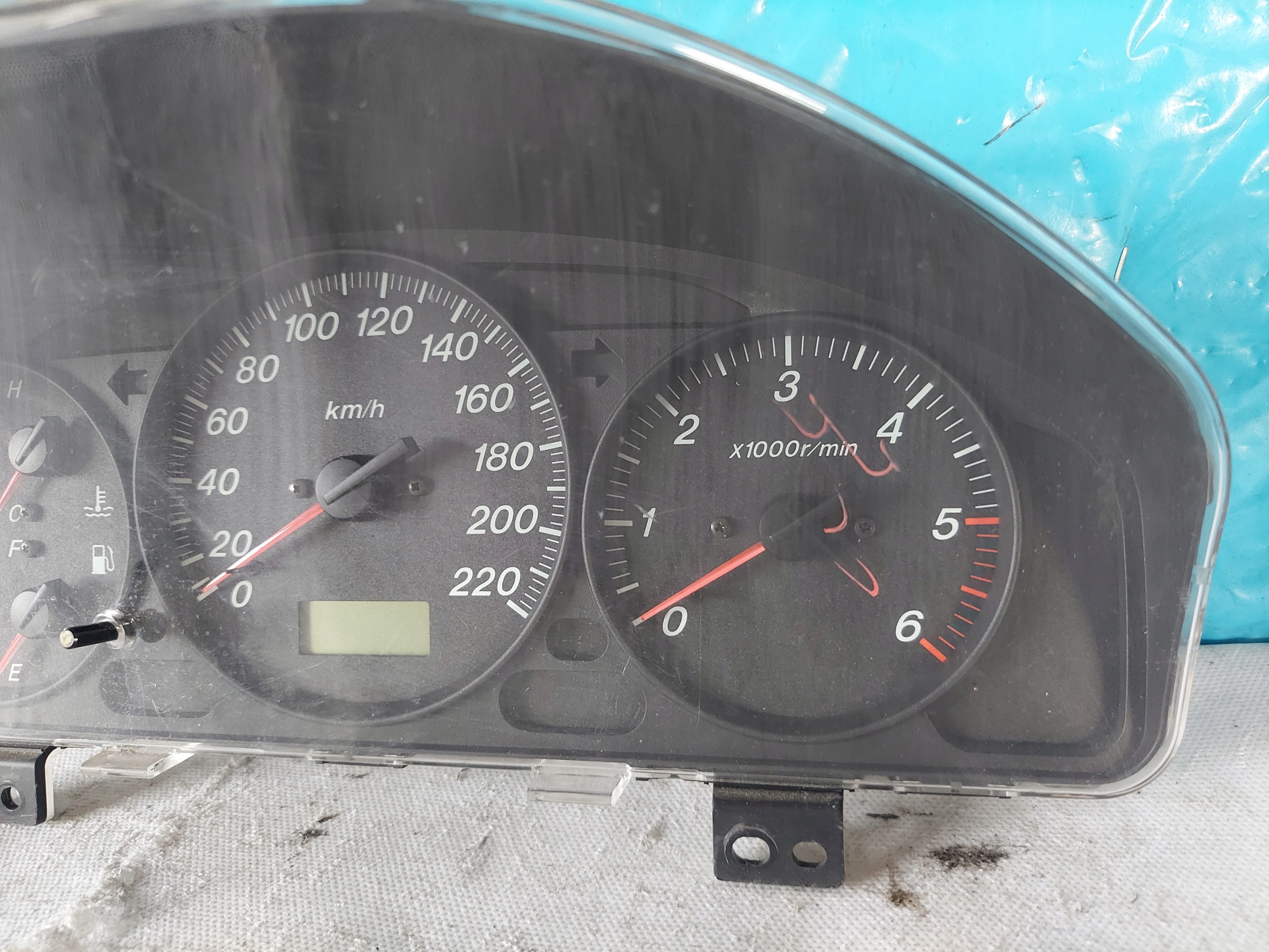 dials clock MAZDA PREMACY 2.0 TD CB16C