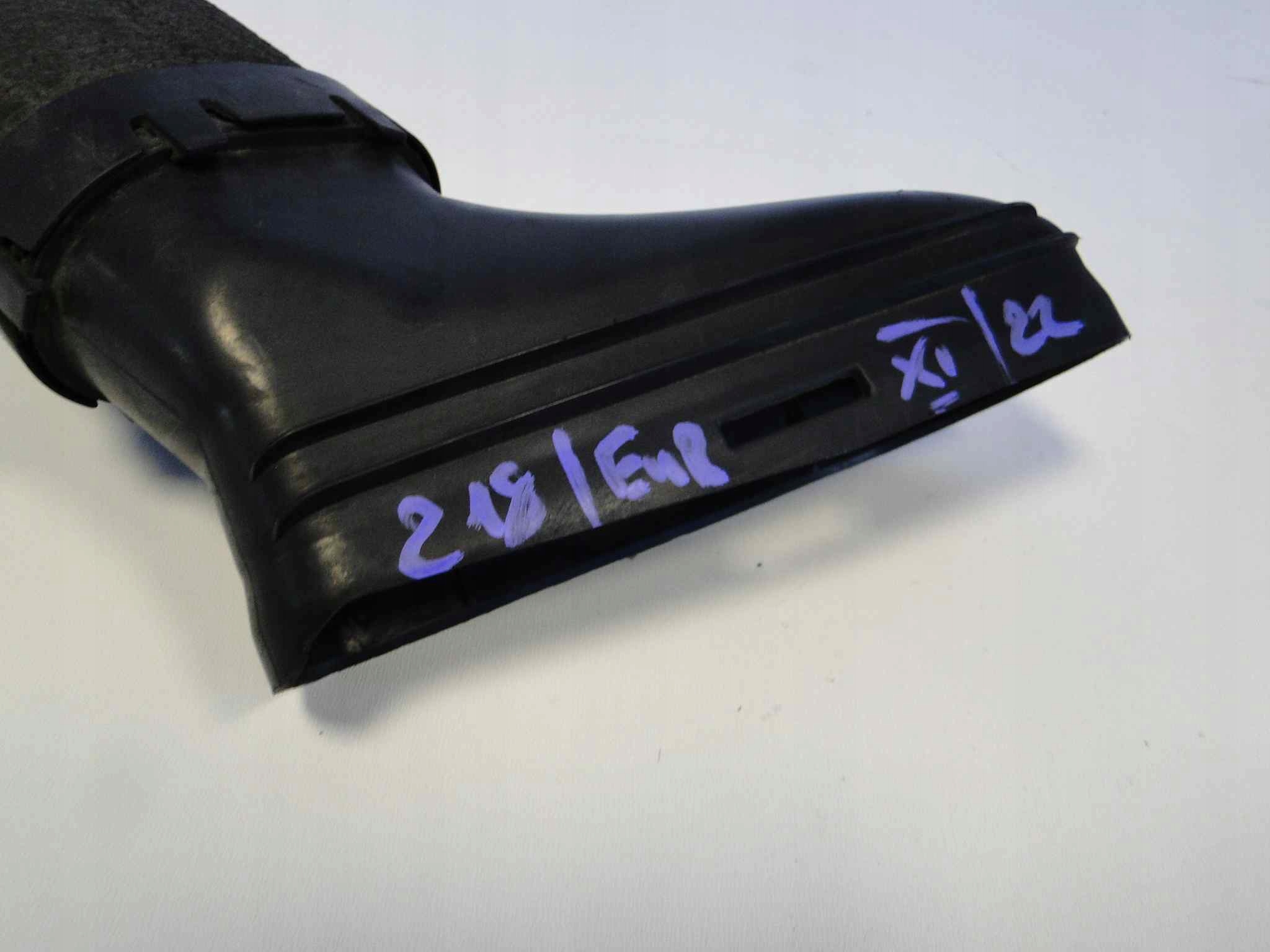 MERCEDES W212 212 WLOT RURA PRZEWÓD POWIETRZA 642 Typ samochodu Samochody osobowe