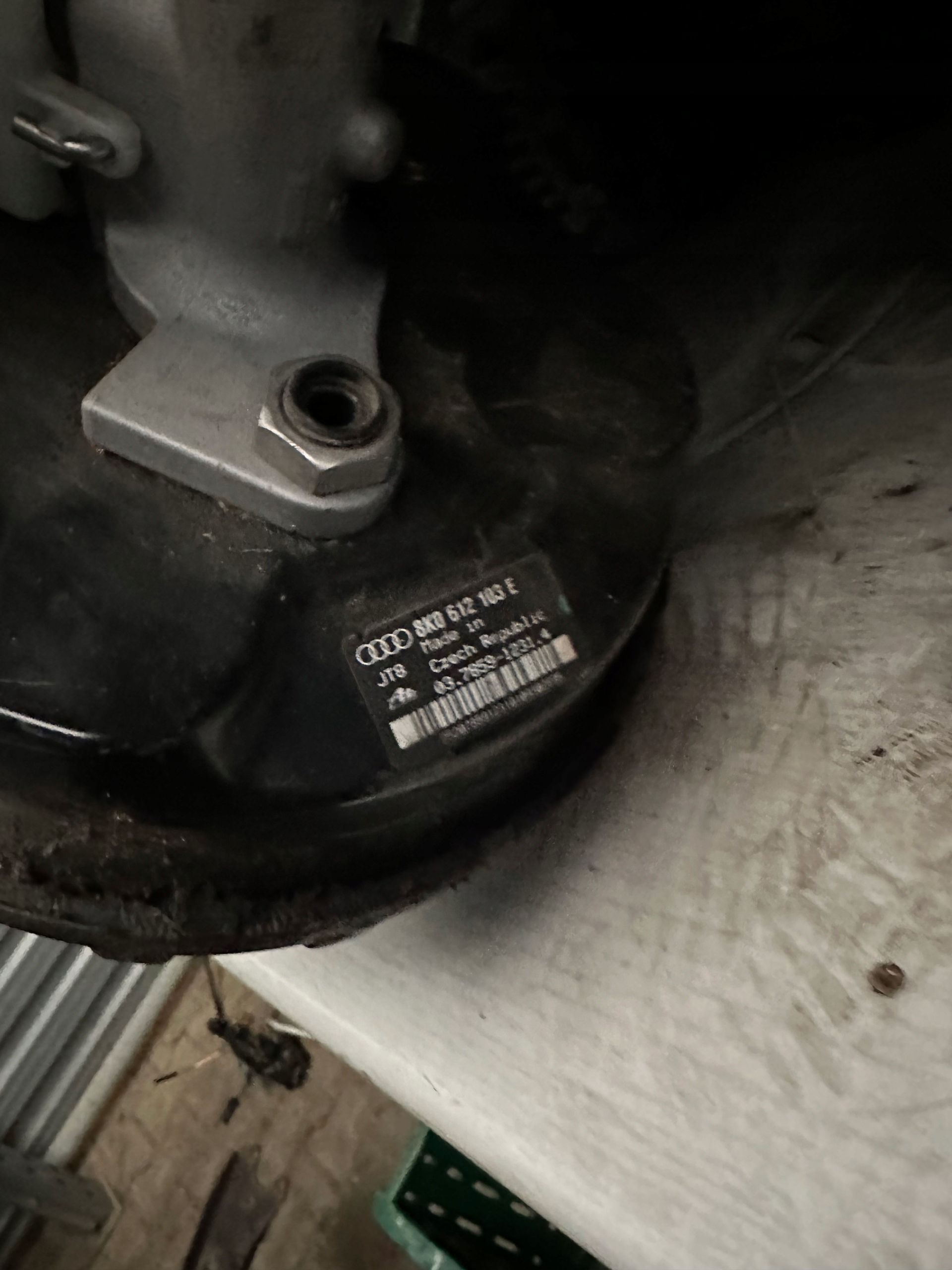 AUDI A4 B8 A5 SERVO Servofreno 8K0612103E