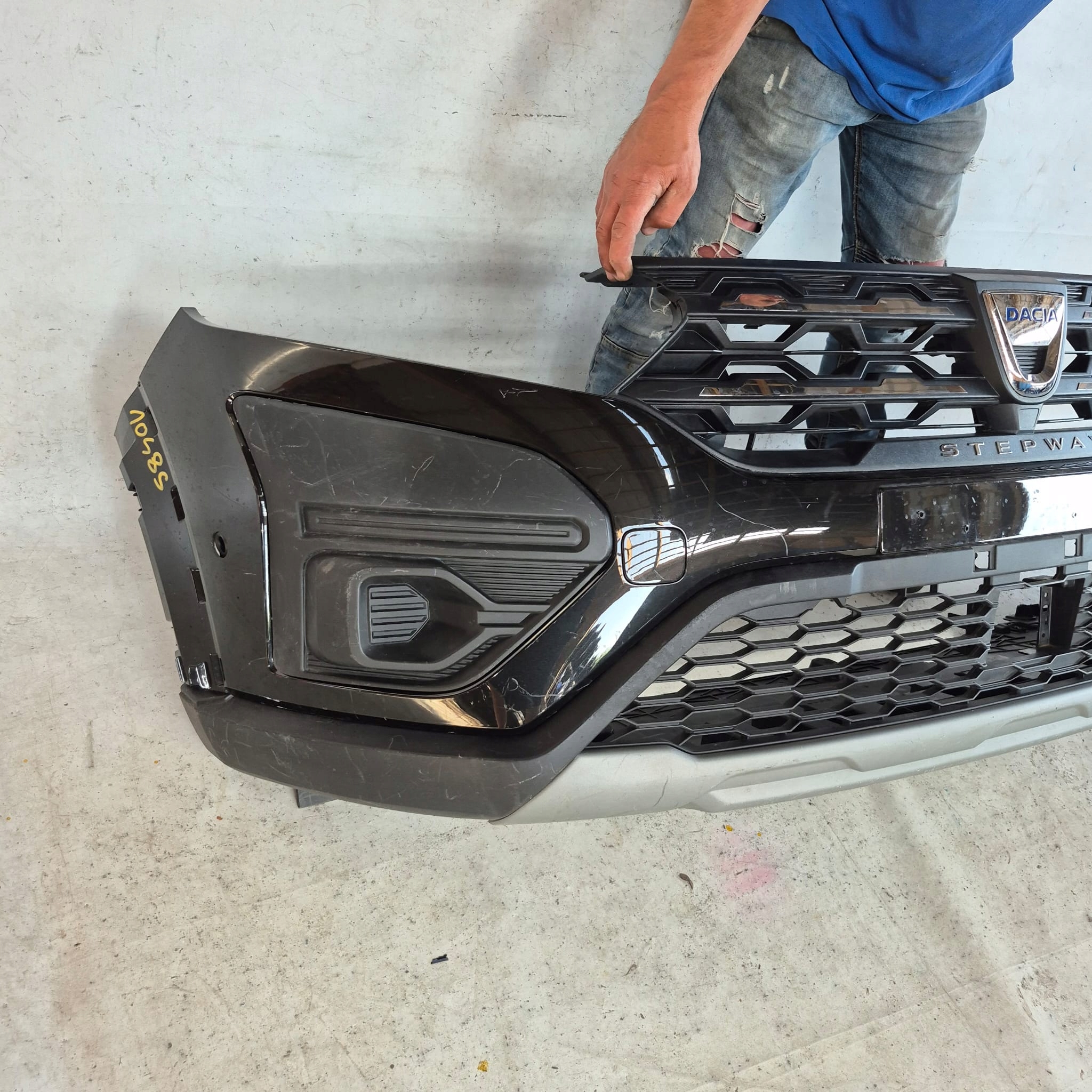DACIA SANDERO III 3 STEPWAY 20-> bumper front front PDC