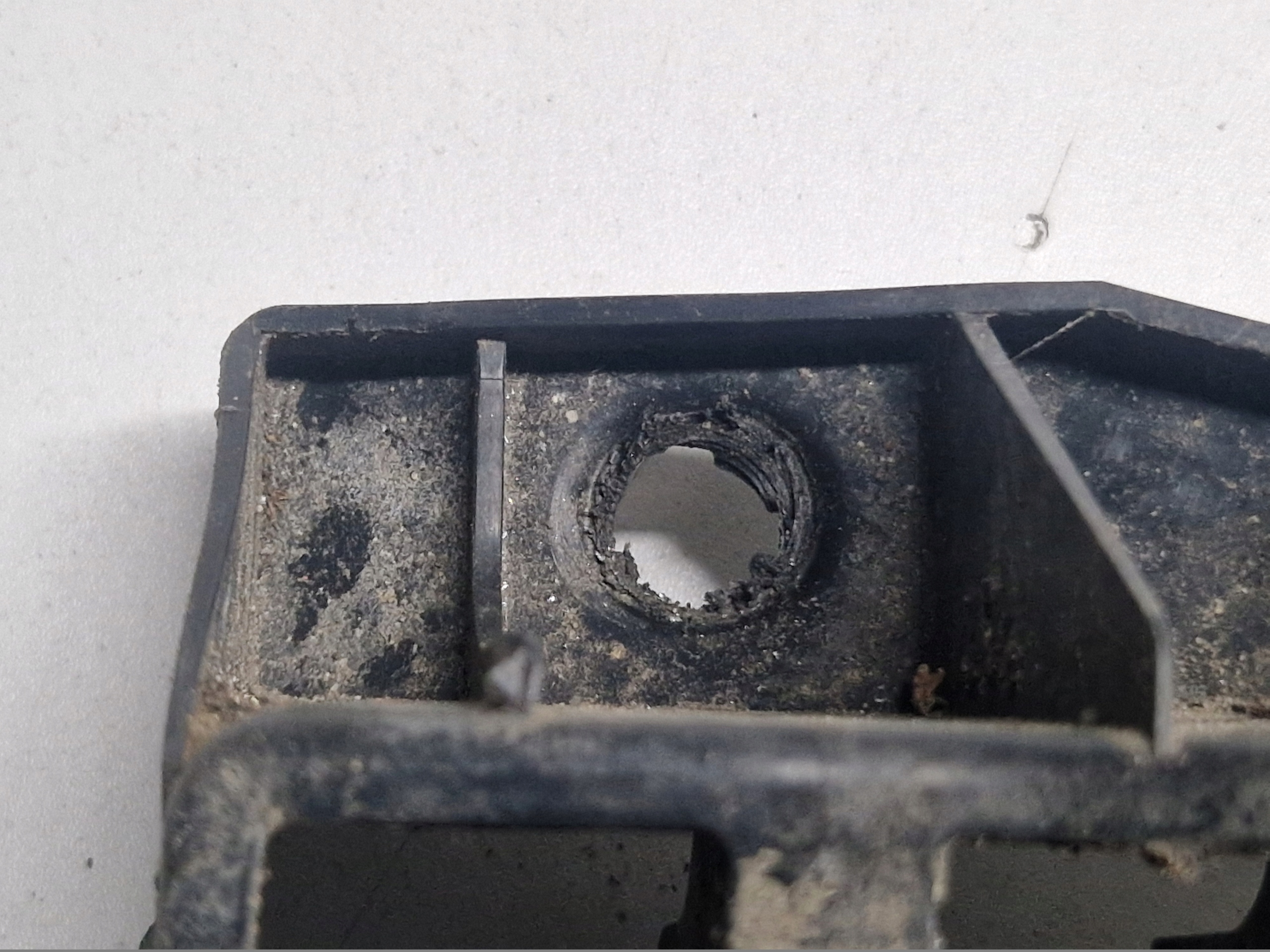 bumper bracket left rear part DACIA SANDERO and 8200735454