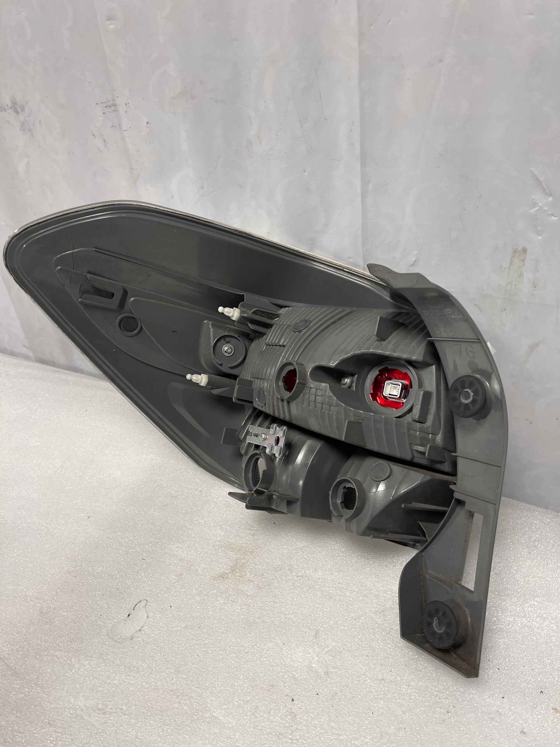 фонарь правый subaru XV РЕСТАЙЛИНГ 16r led OK.