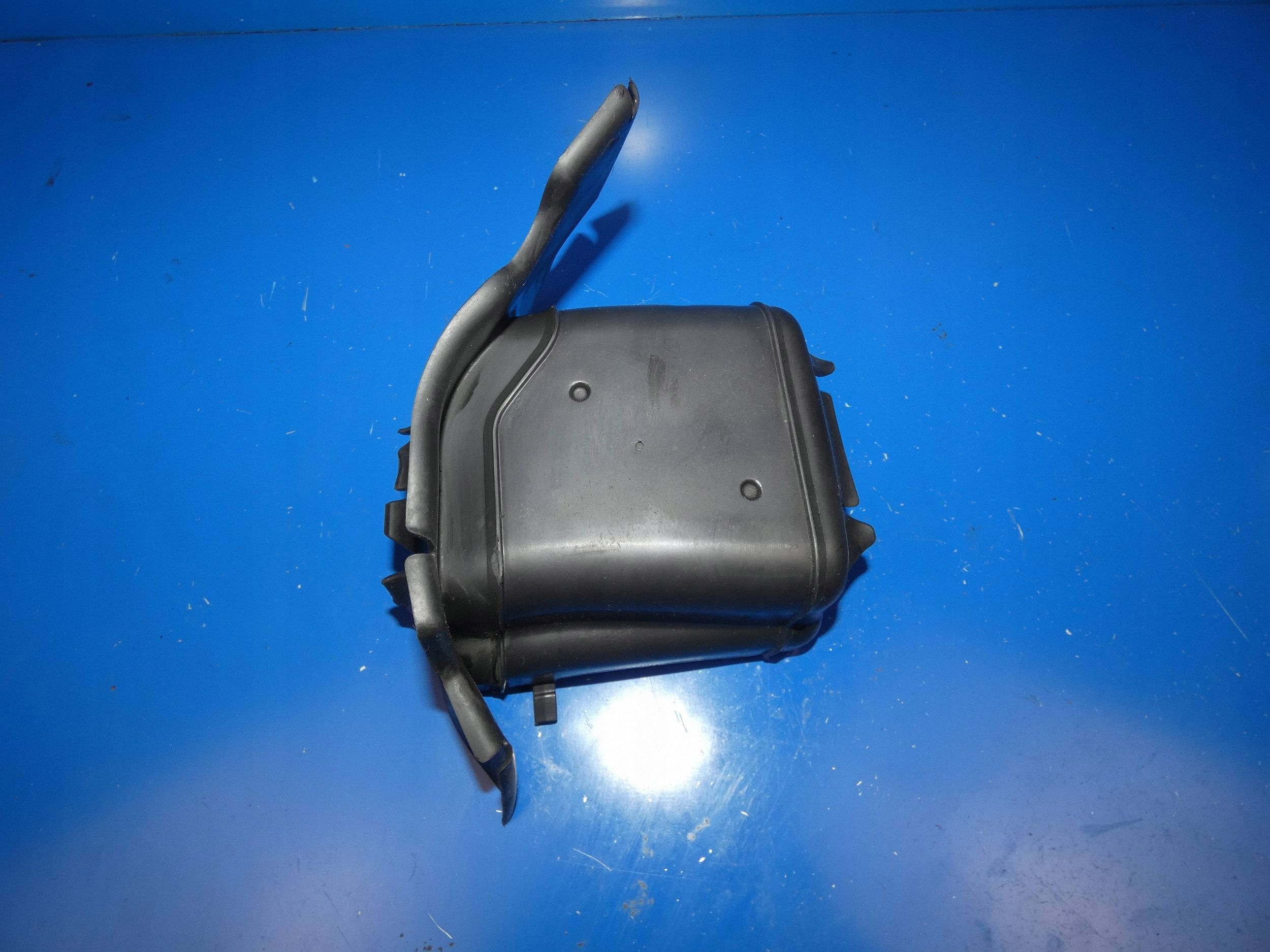 VOLVO XC60 and cover air duct air line right front right