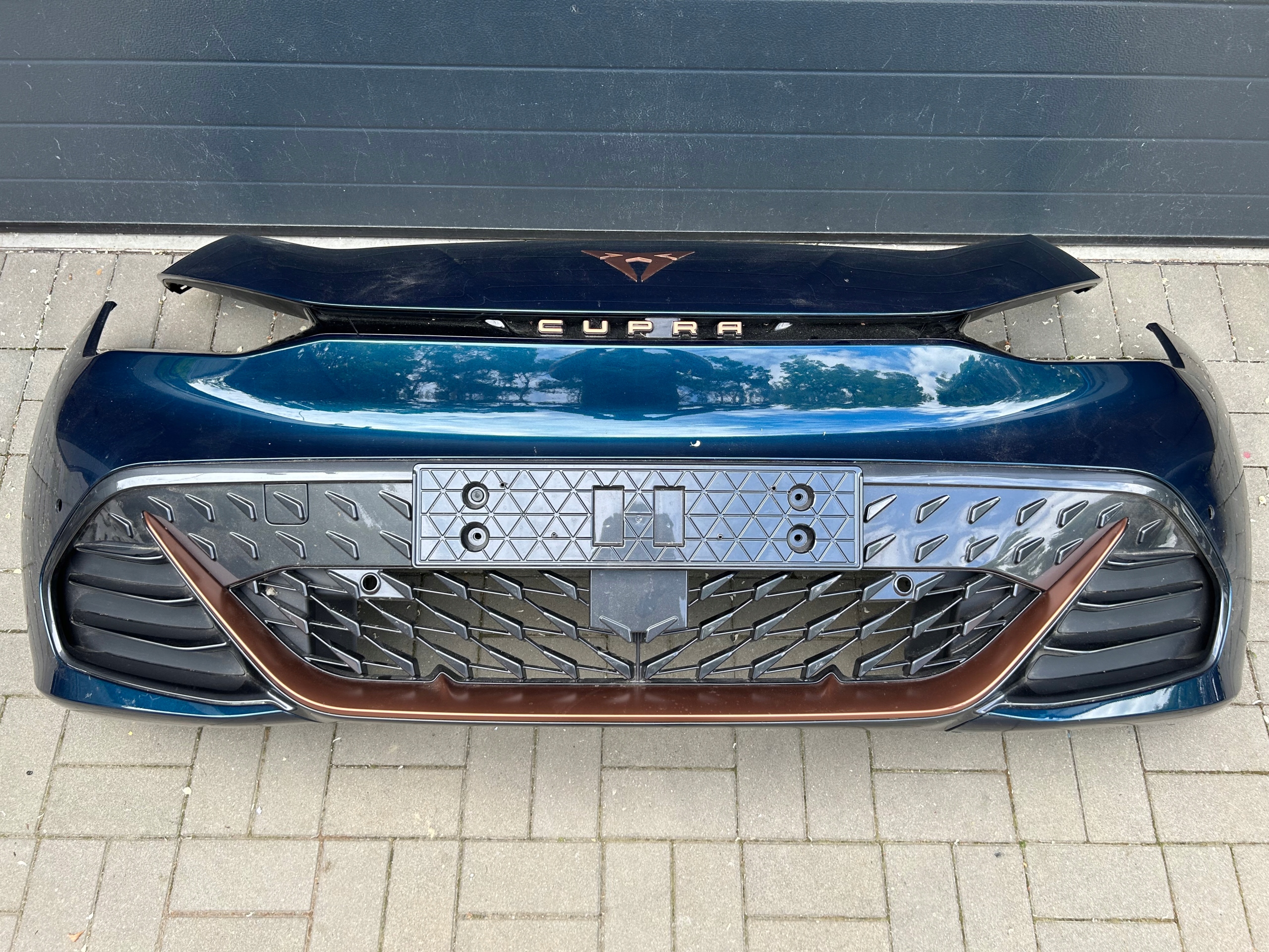 Cupra Born bumper front front b ladny komplet