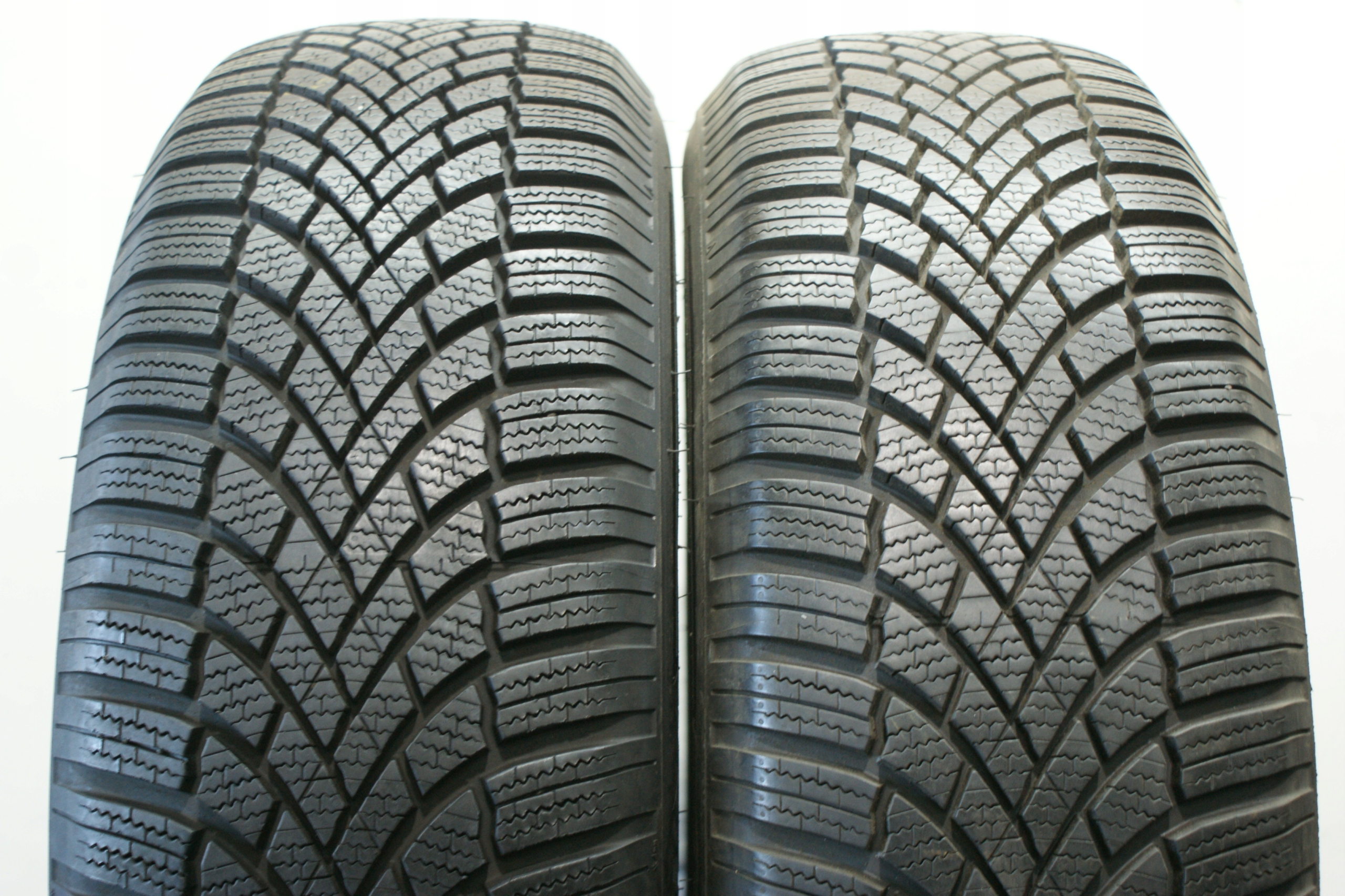 Зима 215 / 65R17 BRIDGESTONE BLIZZAK LM005, 7,7 мм