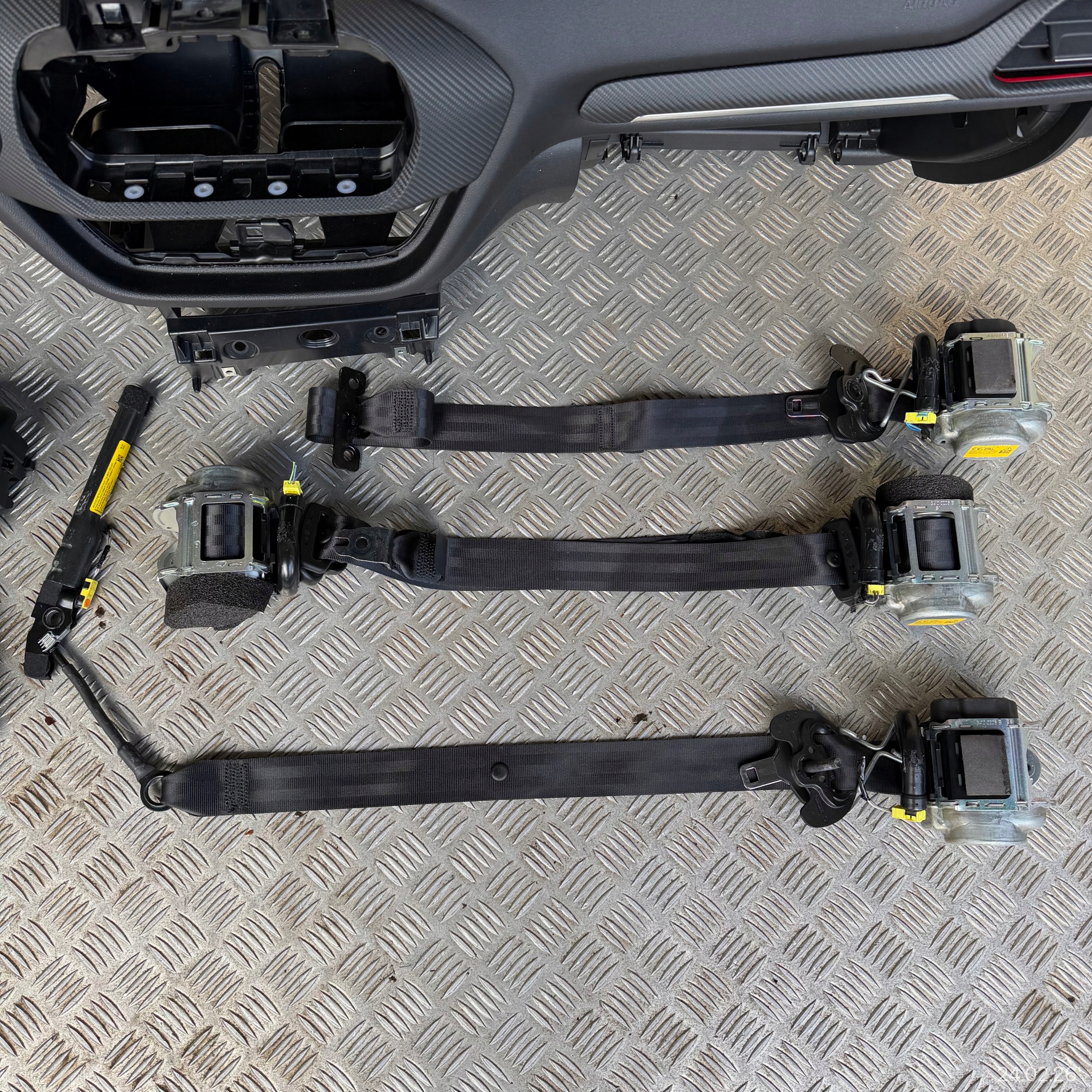 dashboard complete airbag console tension belts cockpit FORD PUMA II ST-LINE 2023 ROK