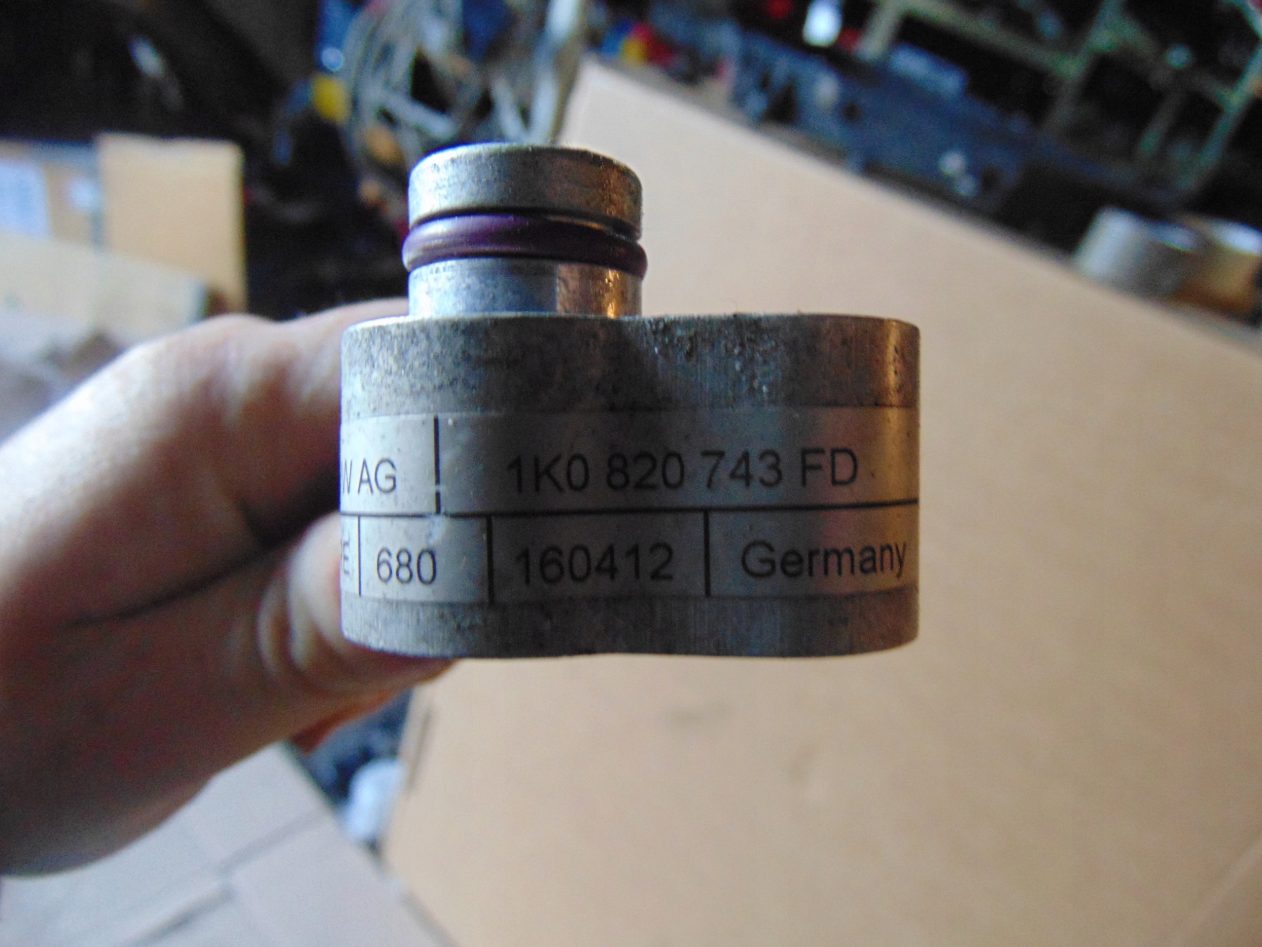 trubka klimatizaci VW GOLF VI 1K0820743FD