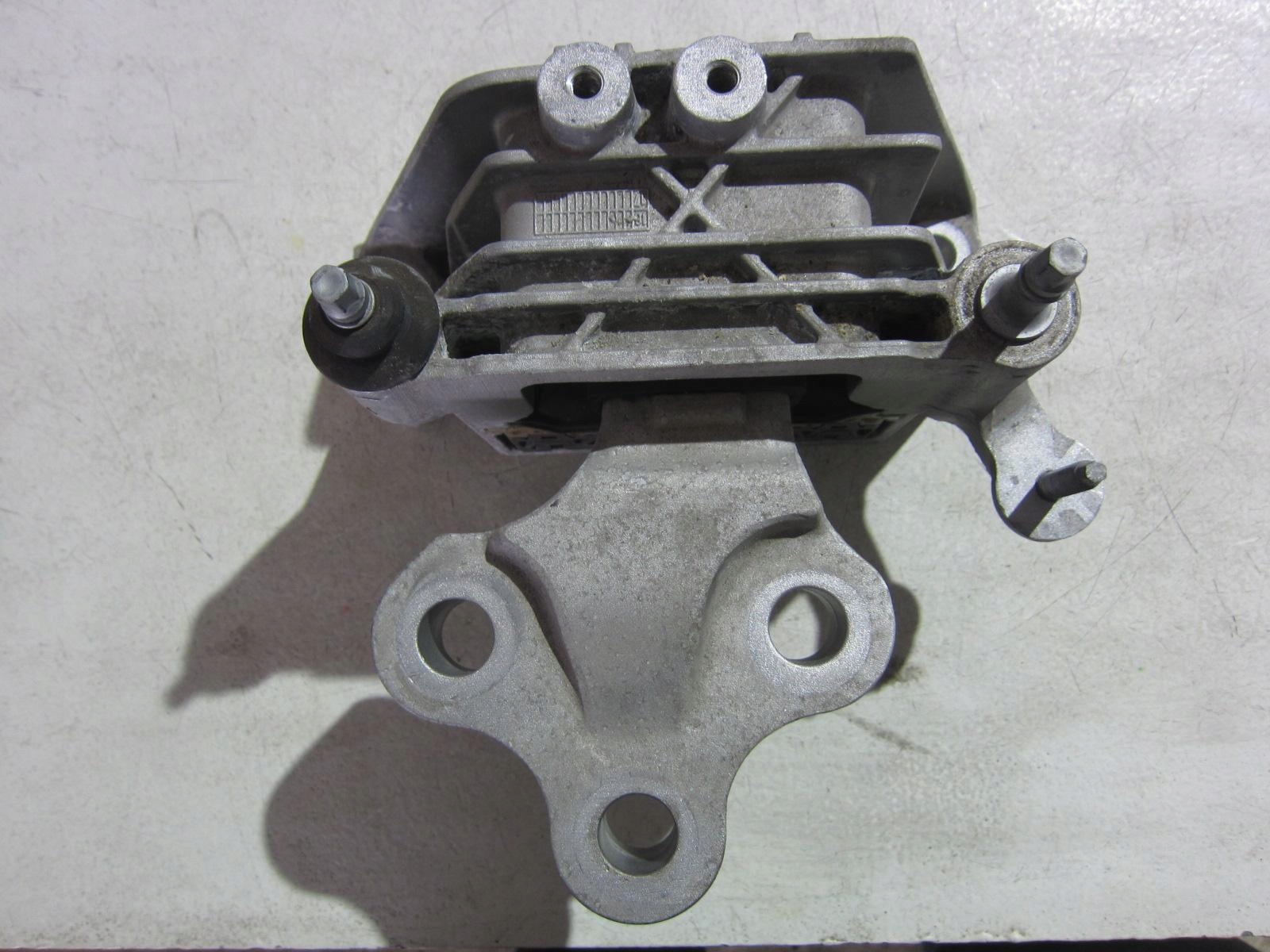 CHRYSLER PACIFICA ПОДУШКА ДВИГАТЕЛЯ P L P68224742AB