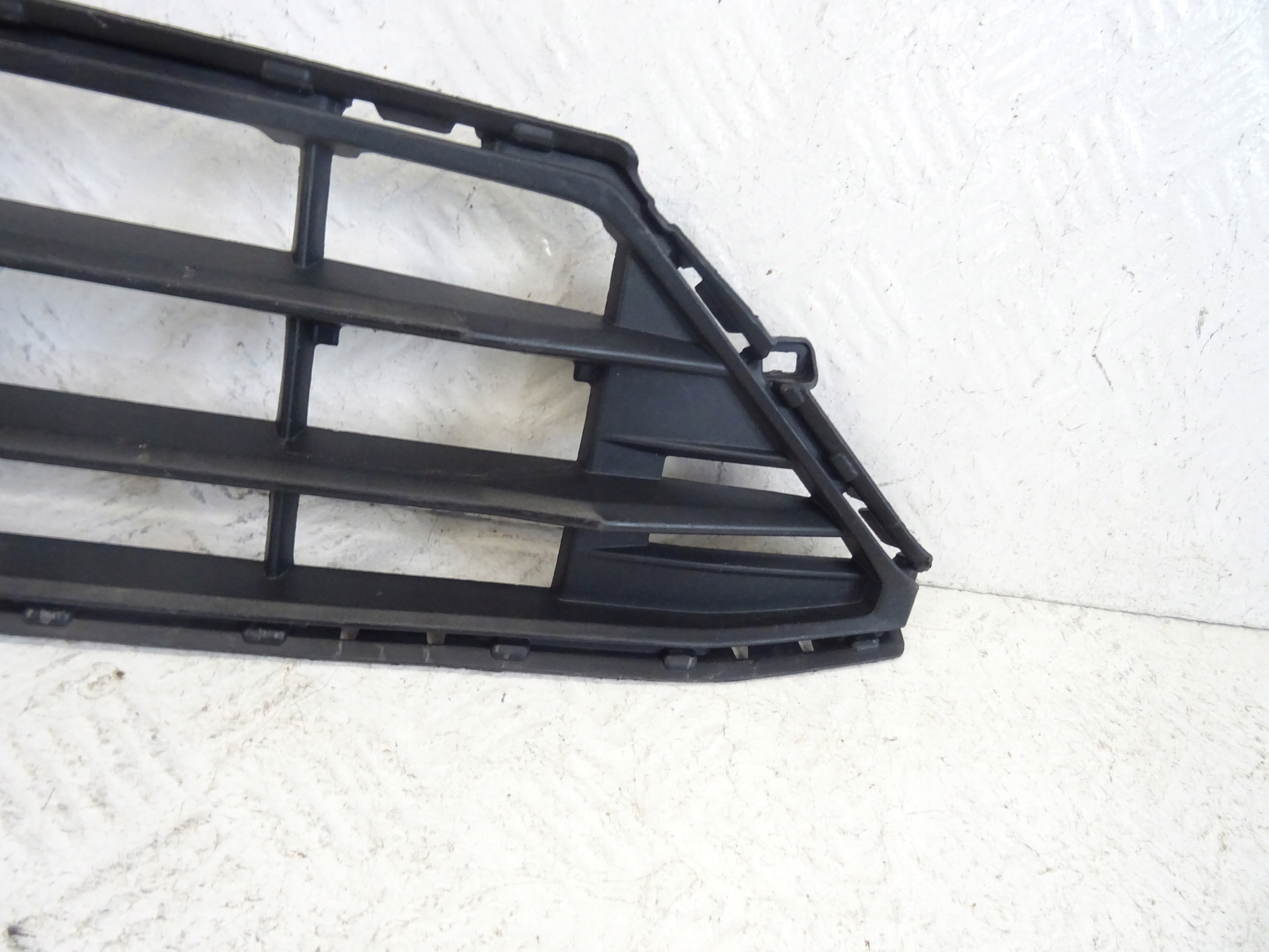 grid of a bumper front front central VOLVO XC60 II 31425175