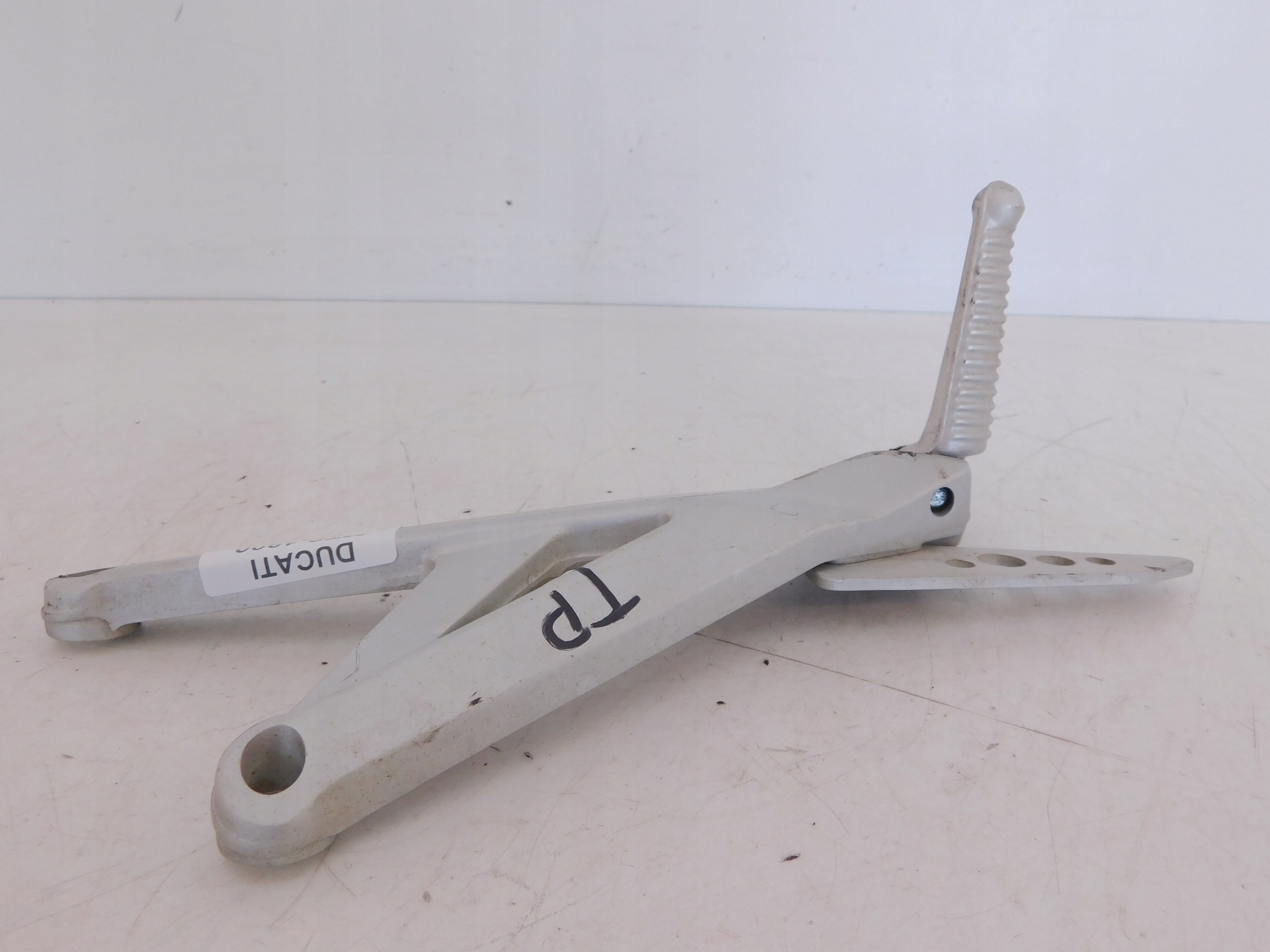 DUCATI MTS 1000 SET ПАССАЖИРСКАЯ ПОДНОЖКА ПРАВАЯ