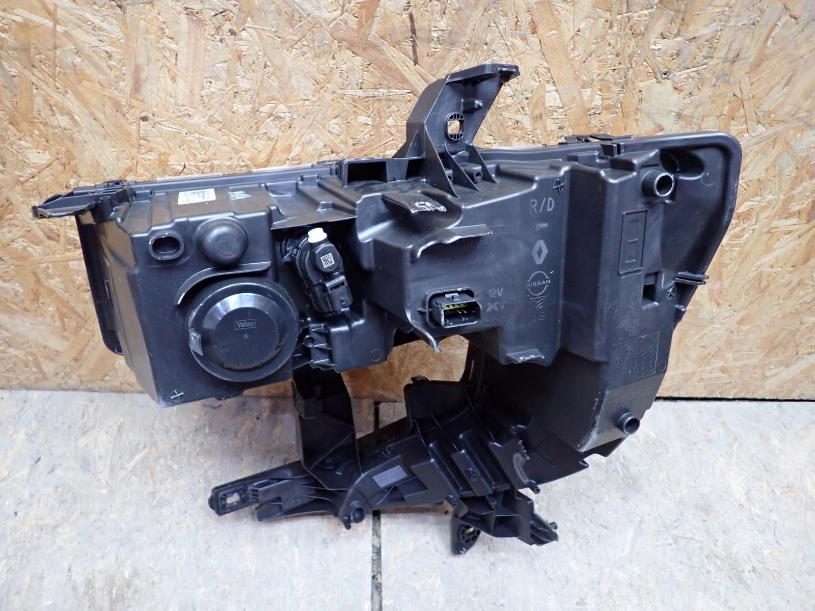 light right front FULL LED RENAULT MASTER IV LIFT V 2024- 260106174R