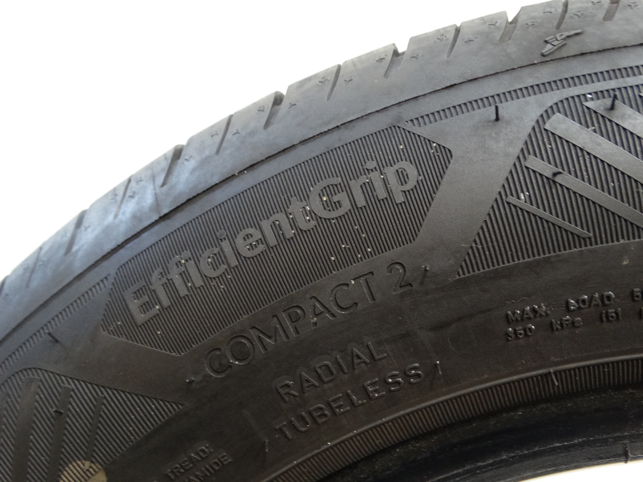gomma LETNIA GOODYEAR EFFICIENTGRIP COMPACT2 185/65R15 88T BIEZNIK-6,8MM